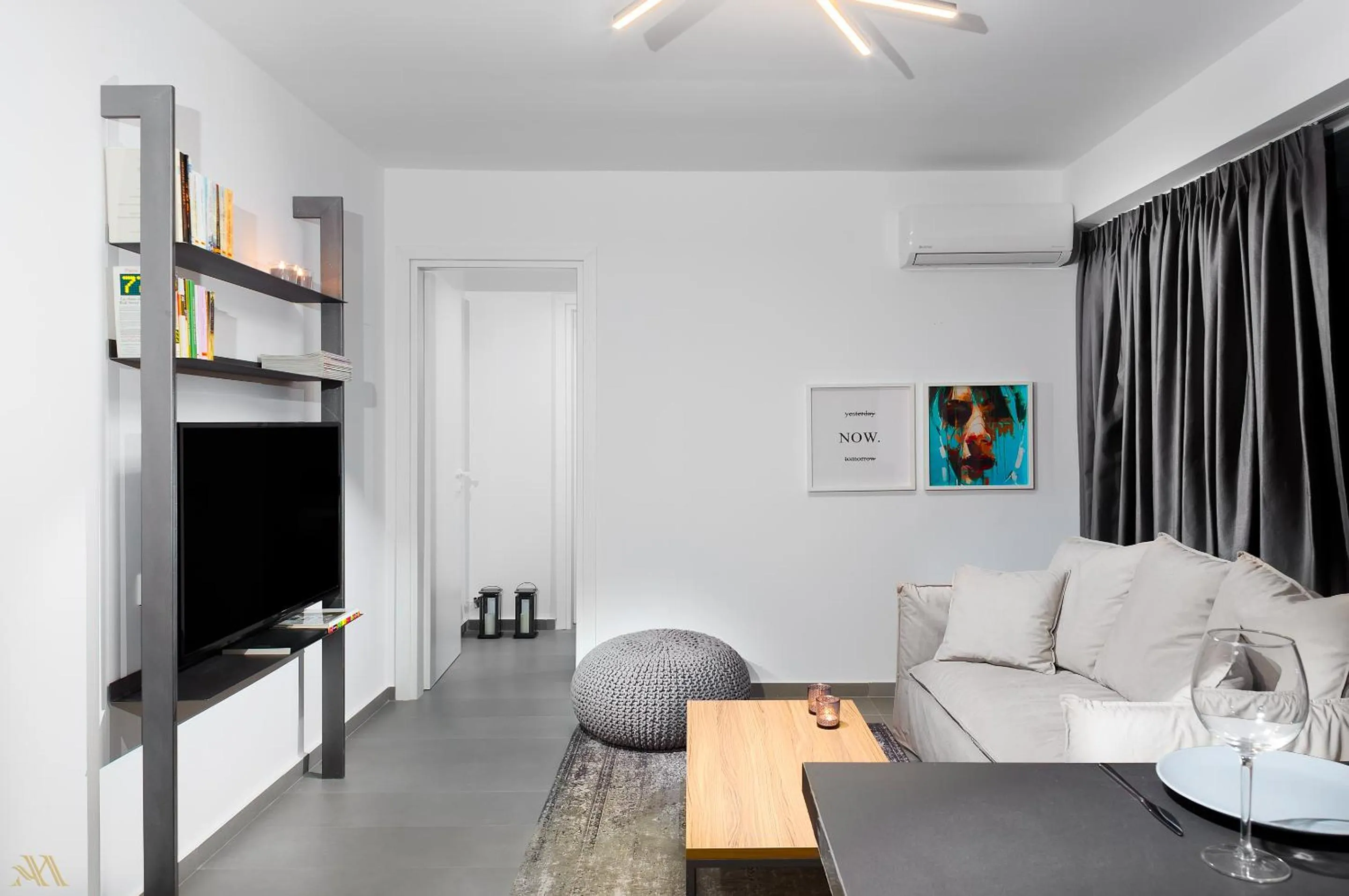 TV and multimedia in Elysium Boutique Apartments
