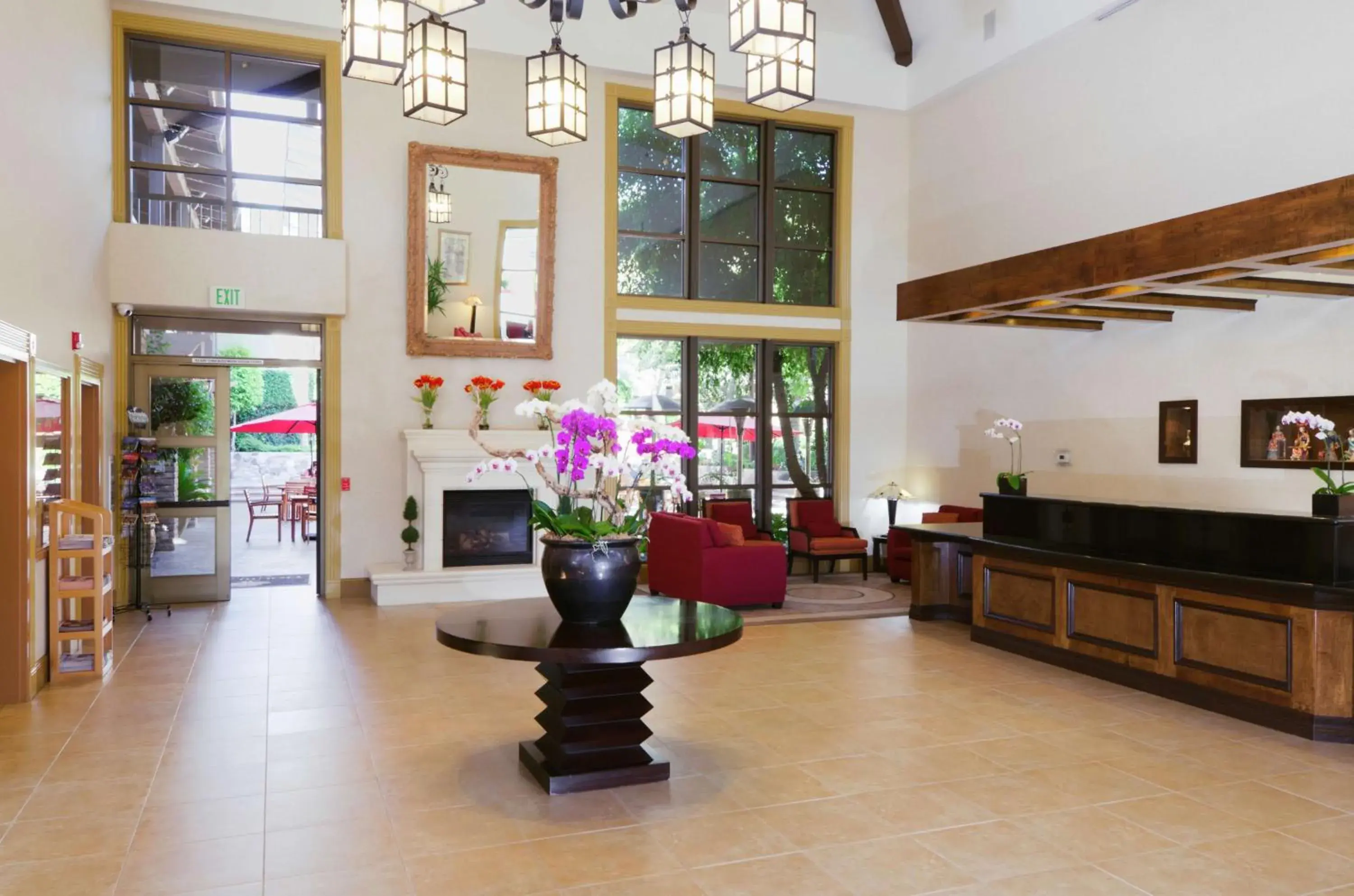 Lobby or reception in DoubleTree by Hilton Claremont Lobby or reception in DoubleTree by Hilton Claremont