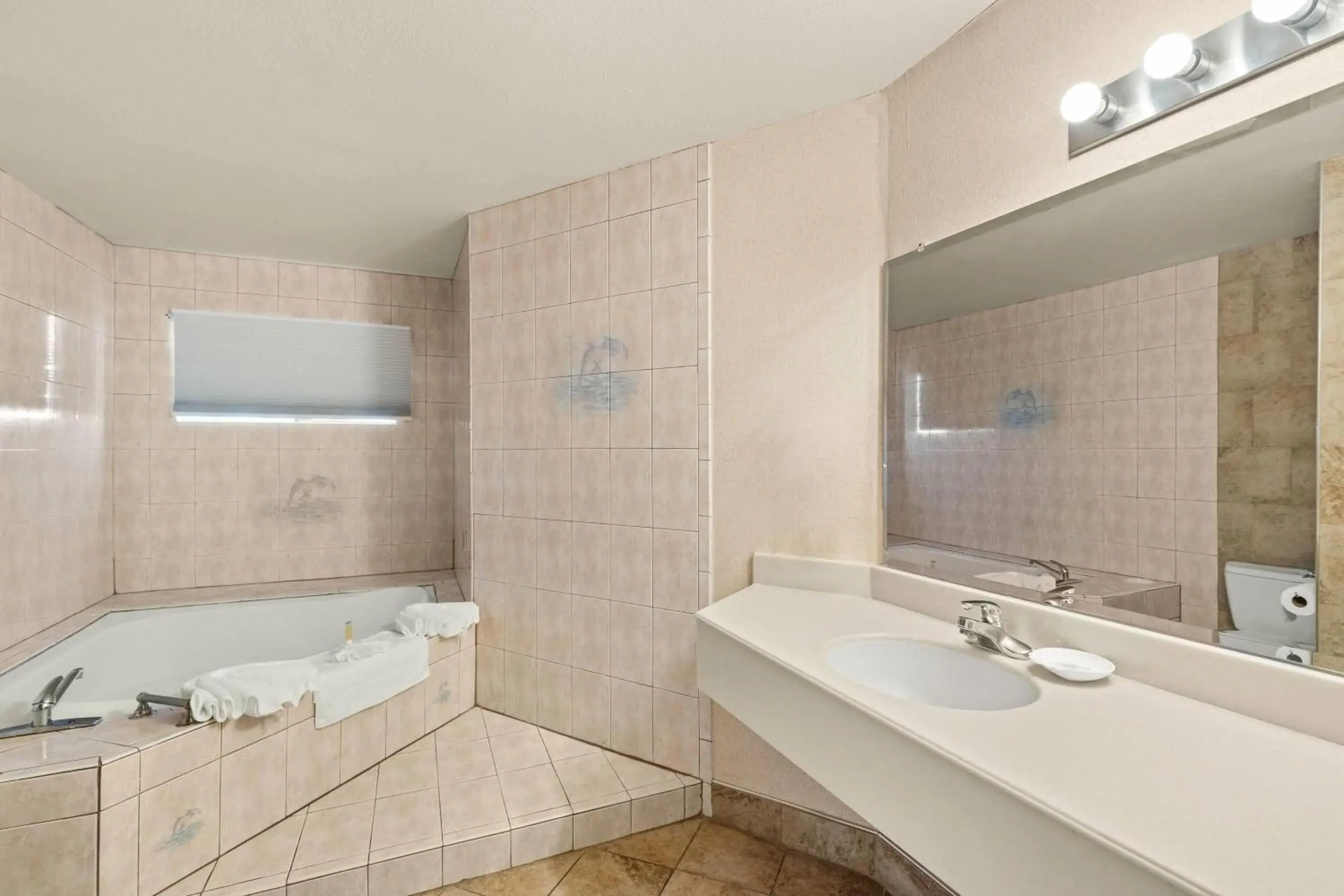 King Suite with Ocean View - Non-Smoking in Travelodge by Wyndham San Clemente Beach King Suite with Ocean View - Non-Smoking in Travelodge by Wyndham San Clemente Beach