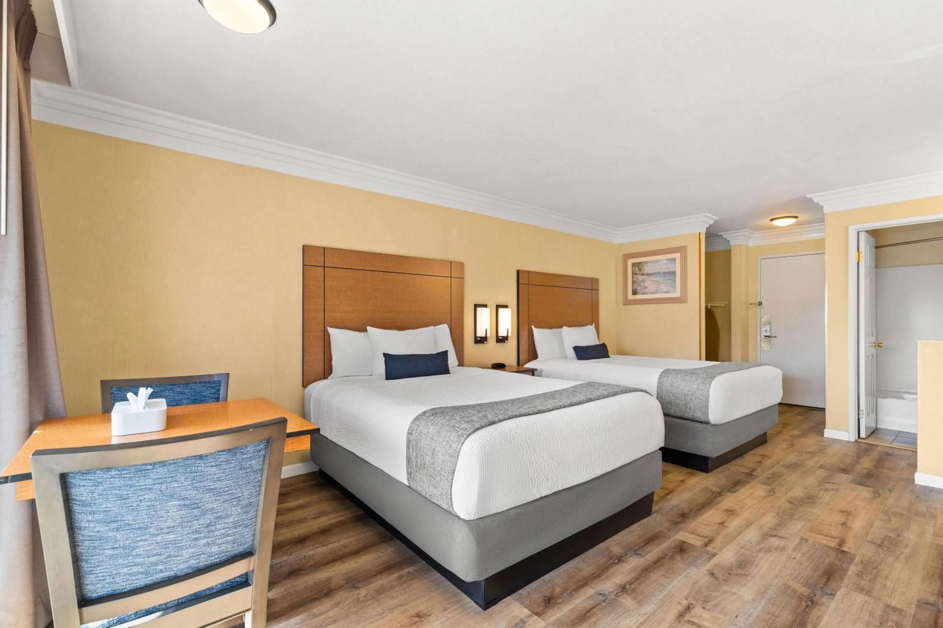 Bed in Travelodge by Wyndham San Clemente Beach