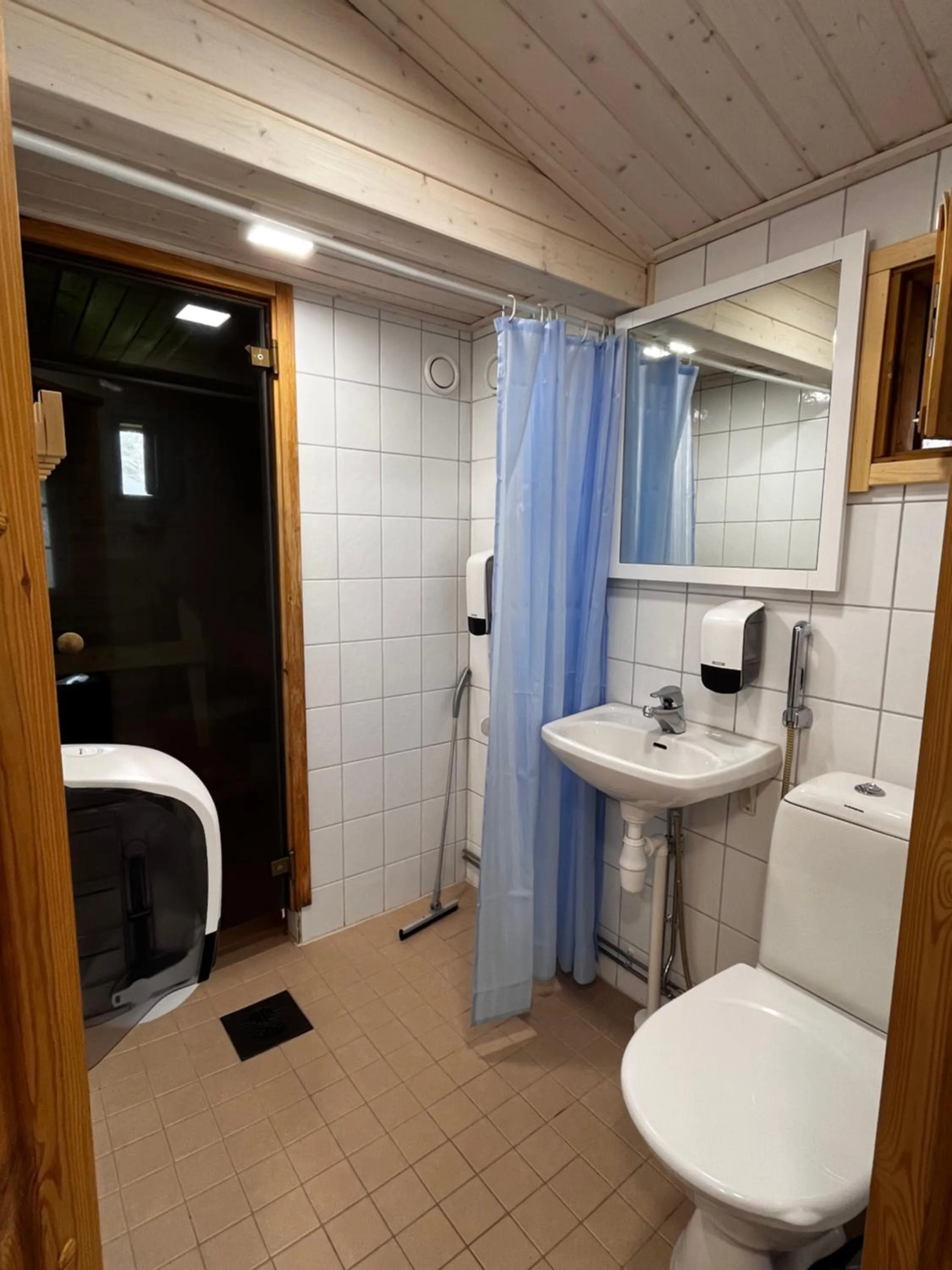 Toilet in Motelli Rovaniemi