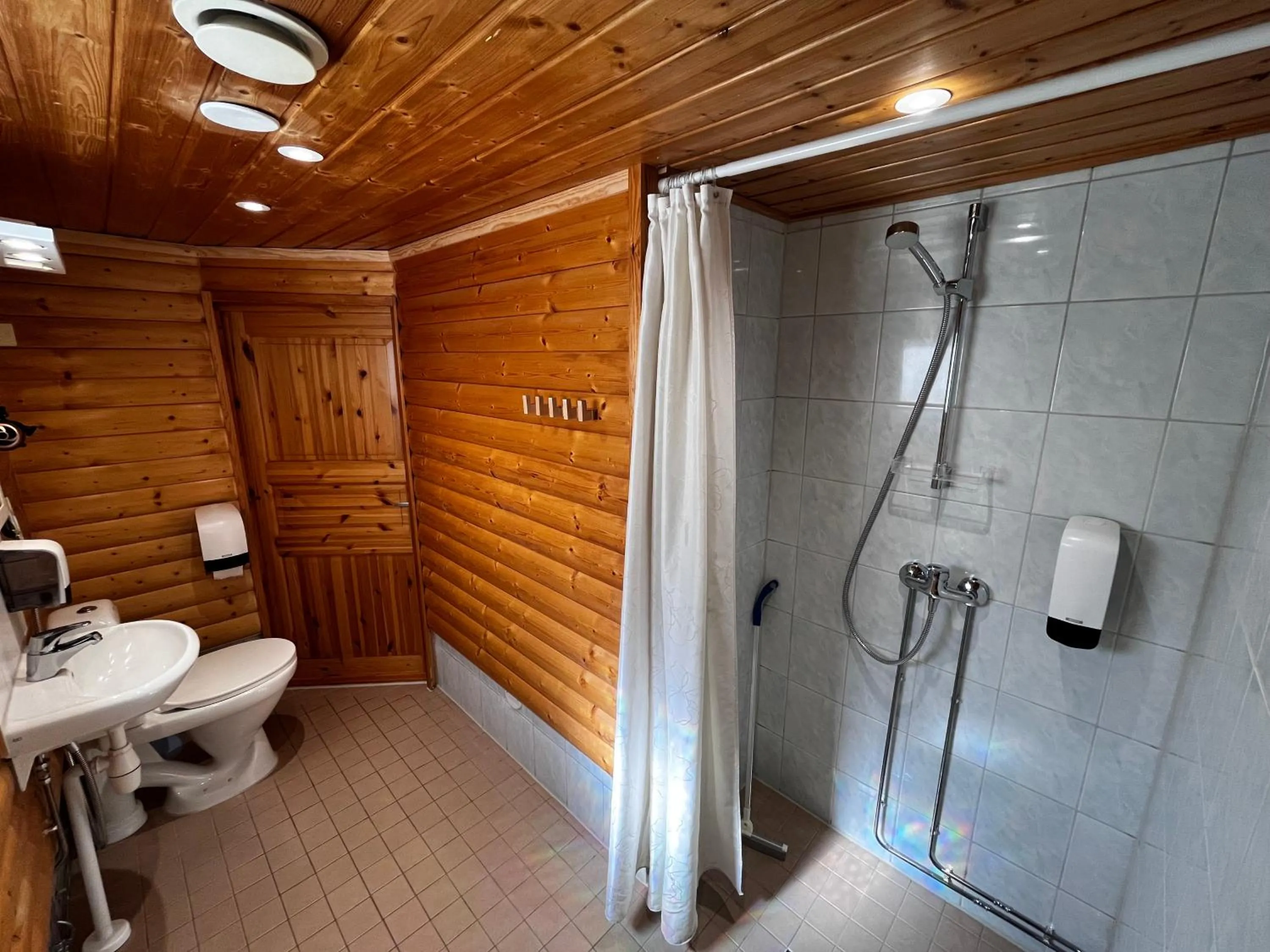 Toilet in Motelli Rovaniemi