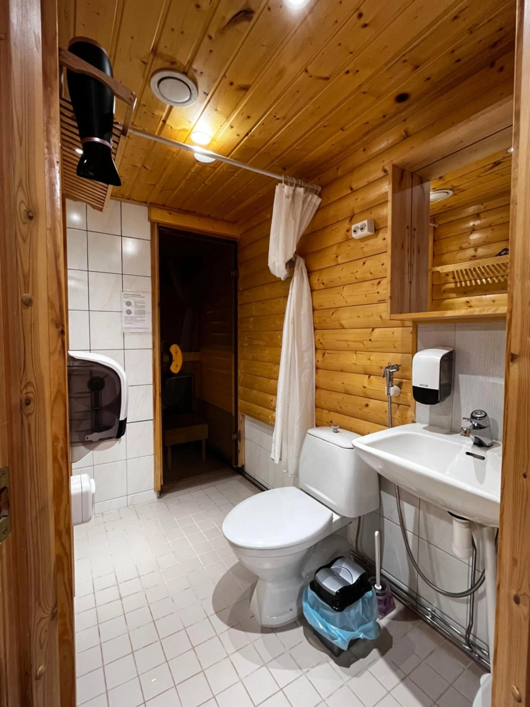 Toilet in Motelli Rovaniemi