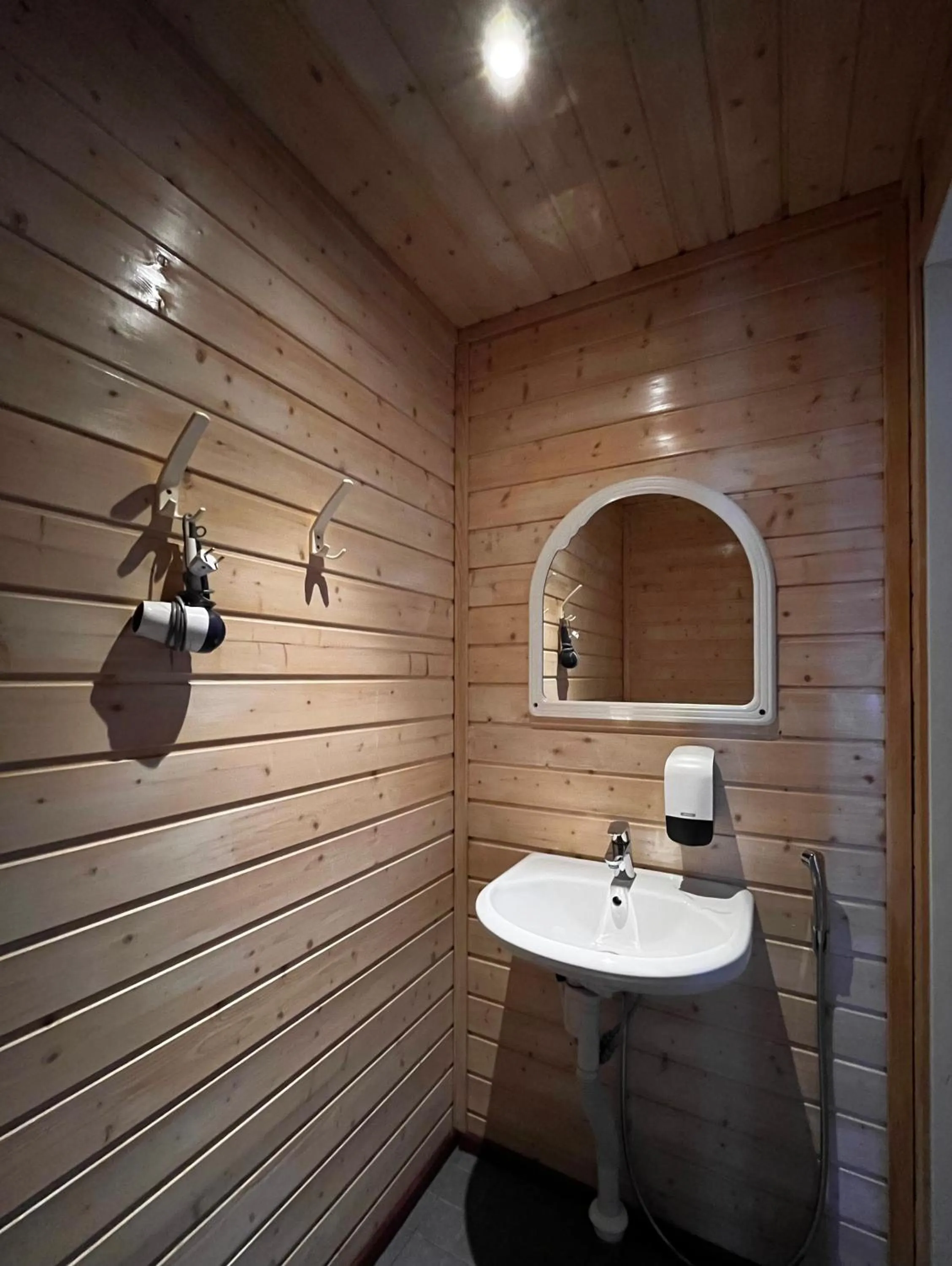 Toilet in Motelli Rovaniemi