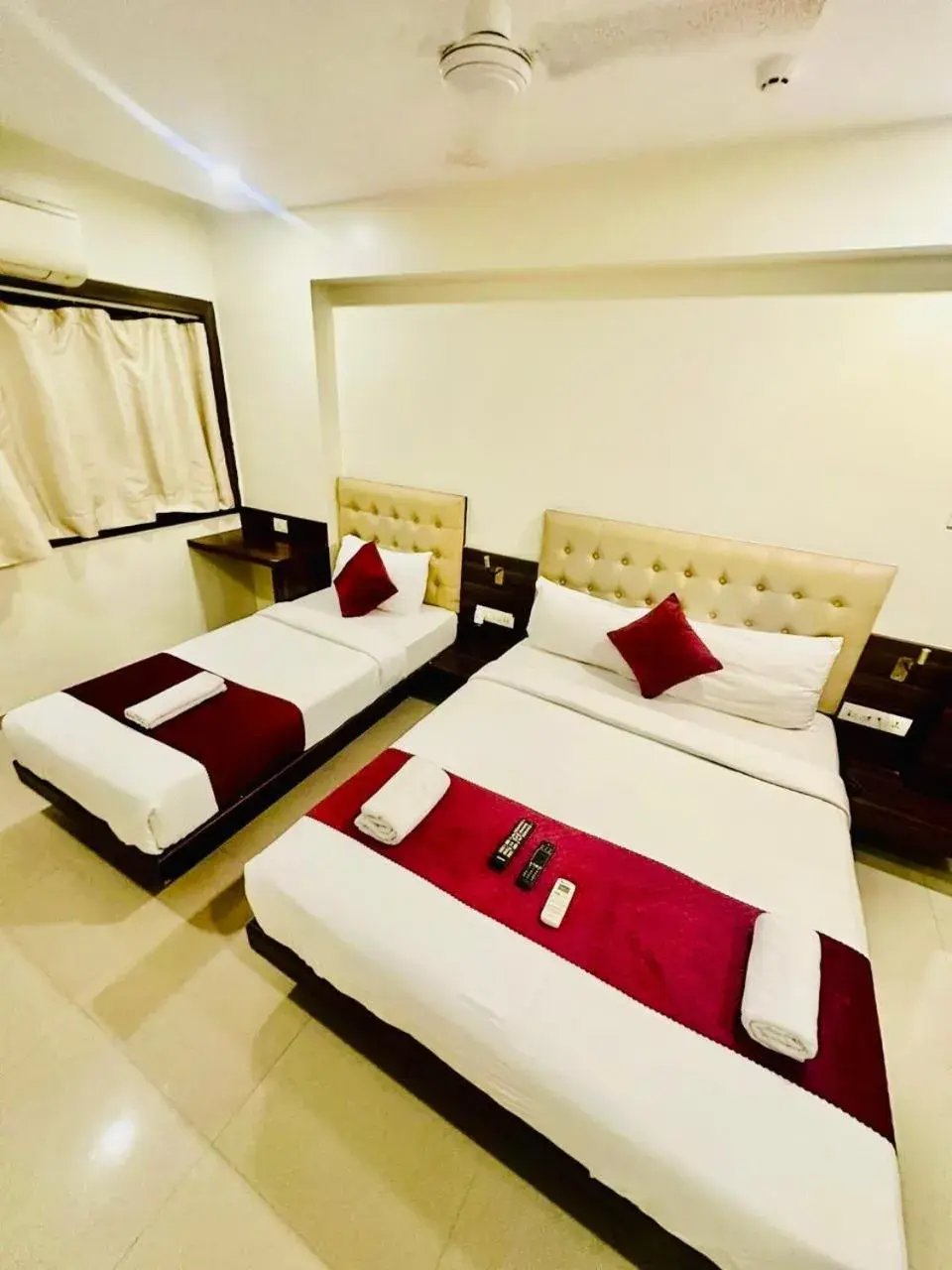 Bedroom, Bed in Hotel Mumbai International Bedroom, Bed in Hotel Mumbai International