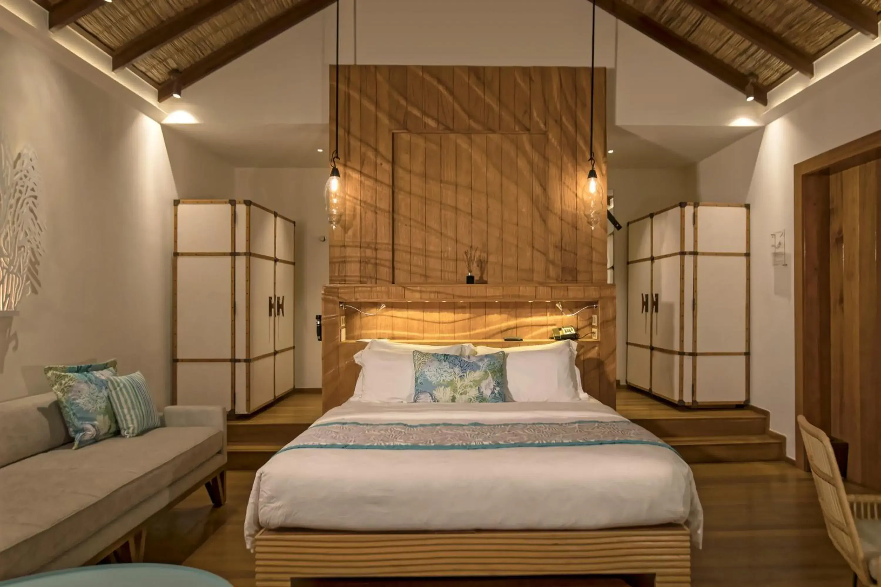 Bed in Constance Moofushi Maldives - All Inclusive Bed in Constance Moofushi Maldives - All Inclusive