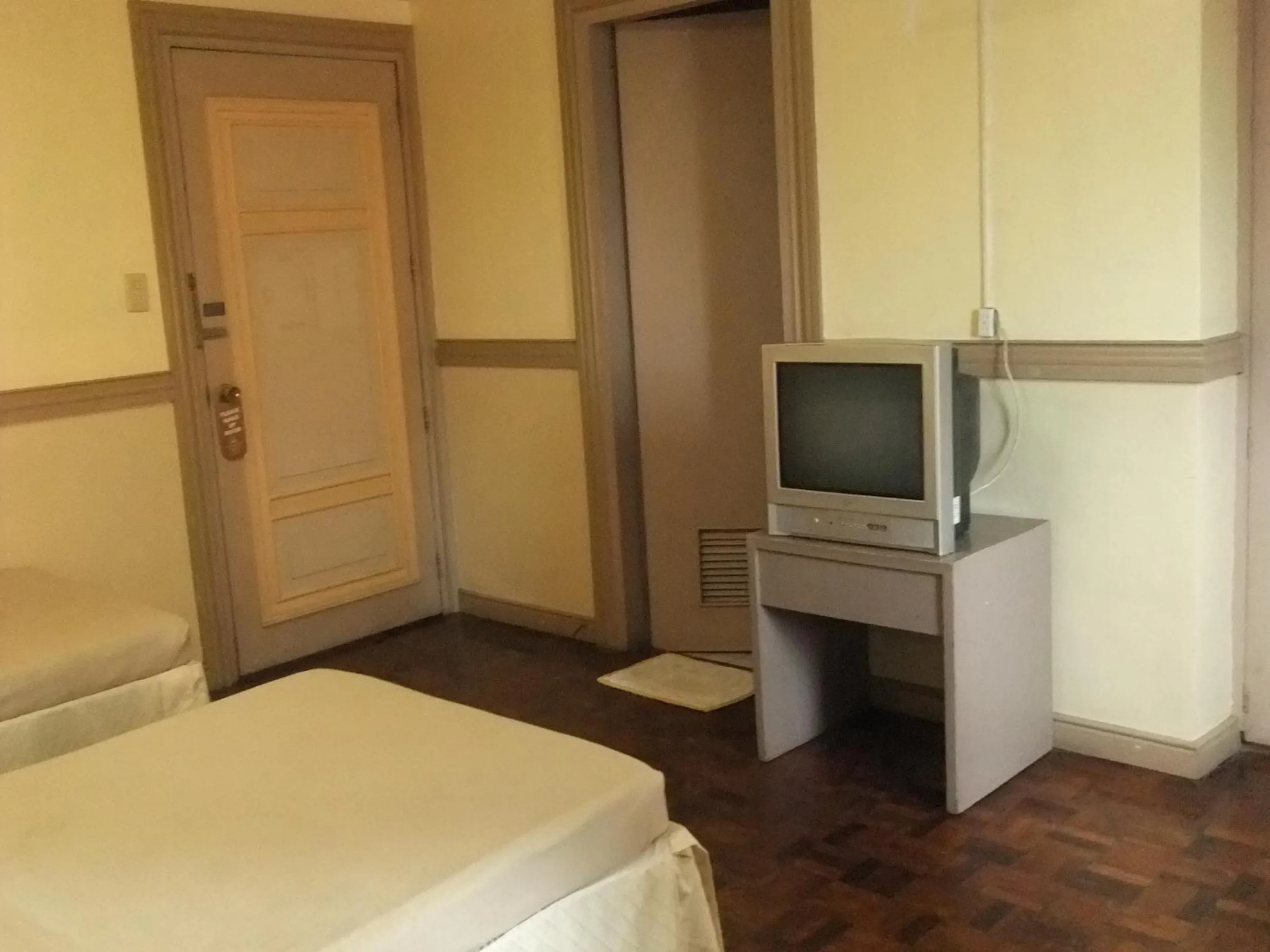 Decorative detail, Bed in Manila Manor Hotel