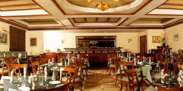 Restaurant/places to eat in Beverly Hotel