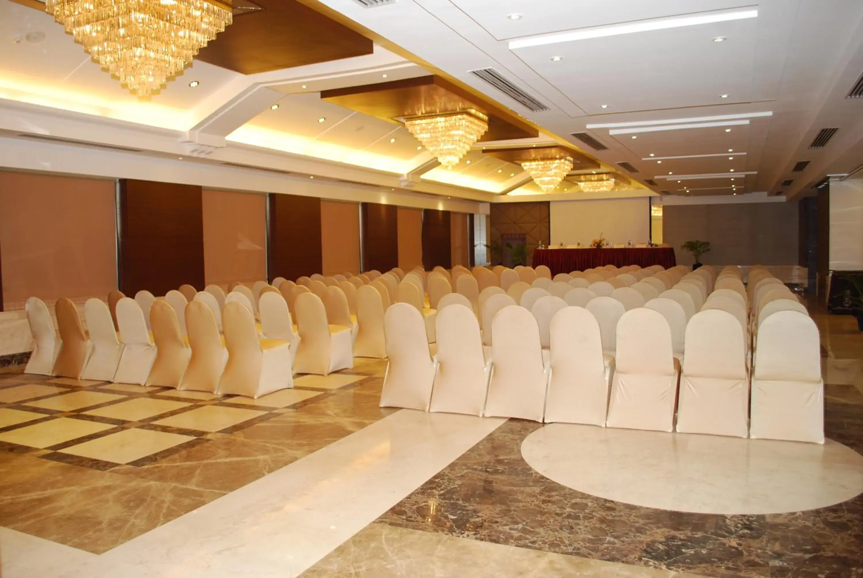 Business facilities in Beverly Hotel