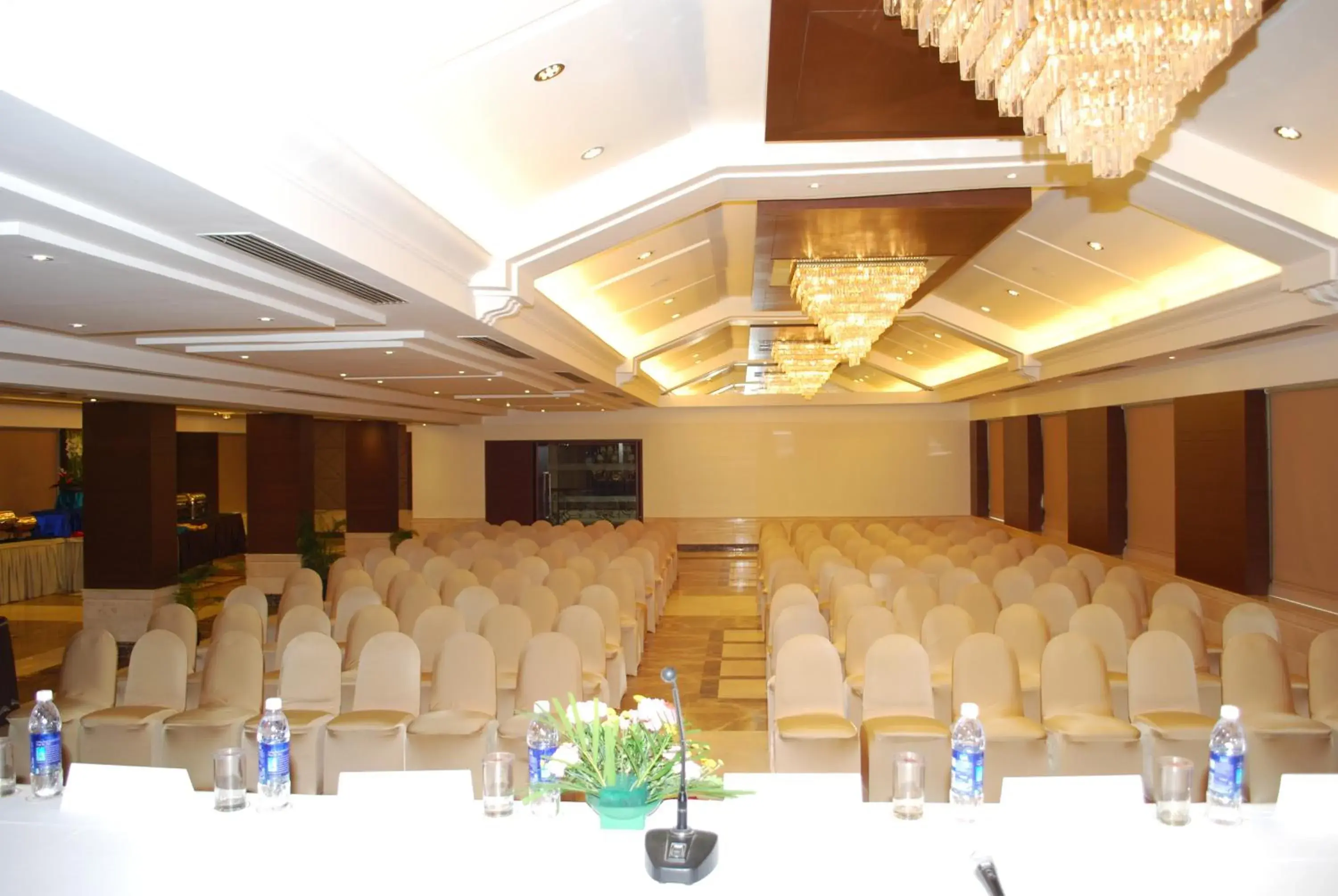 Business facilities in Beverly Hotel