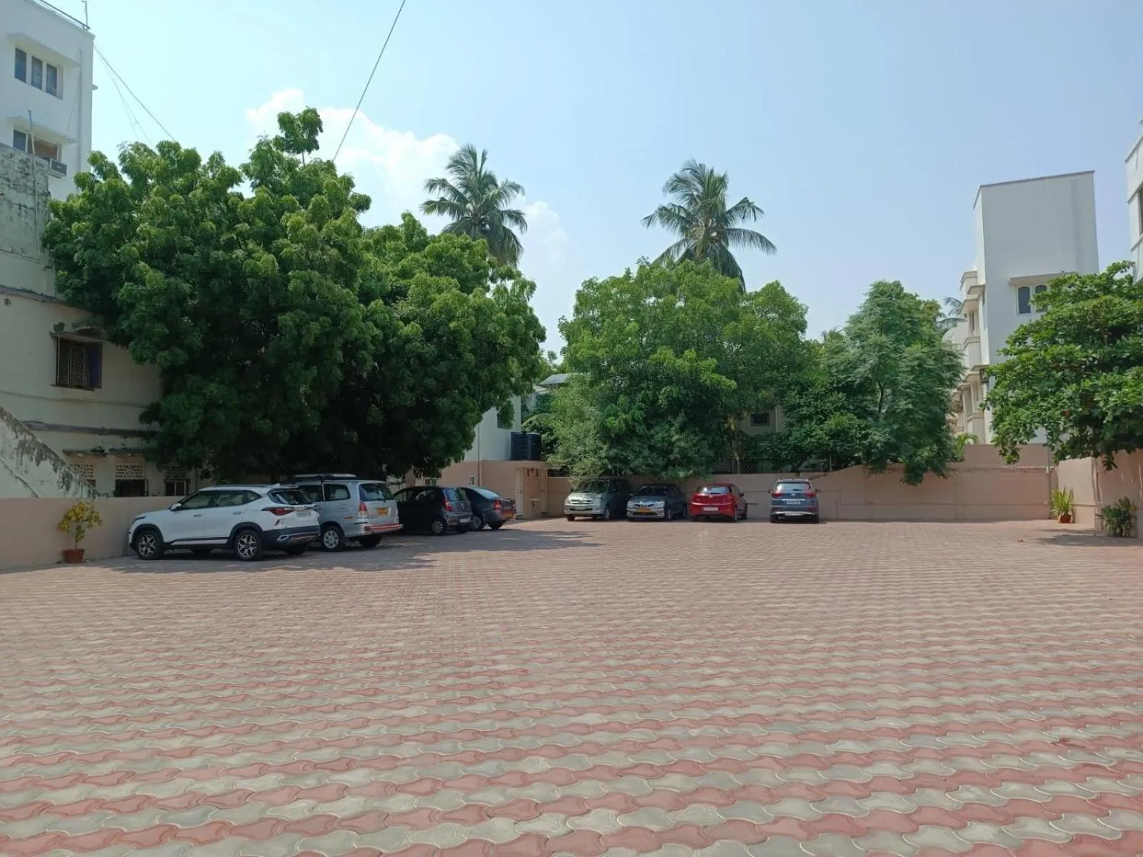 Property building in Beverly Hotel