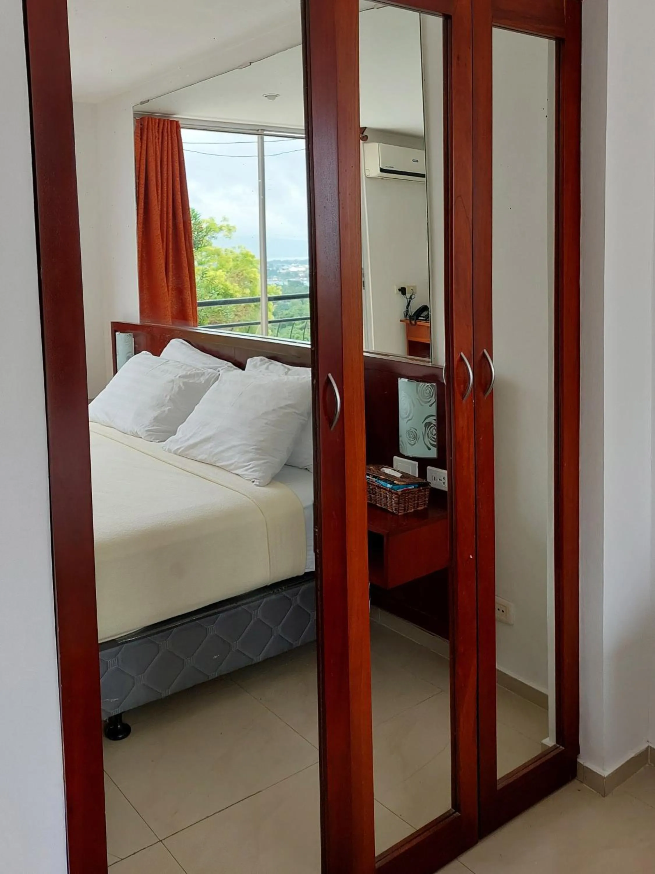 wardrobe, Bed in Bohol Vantage Resort