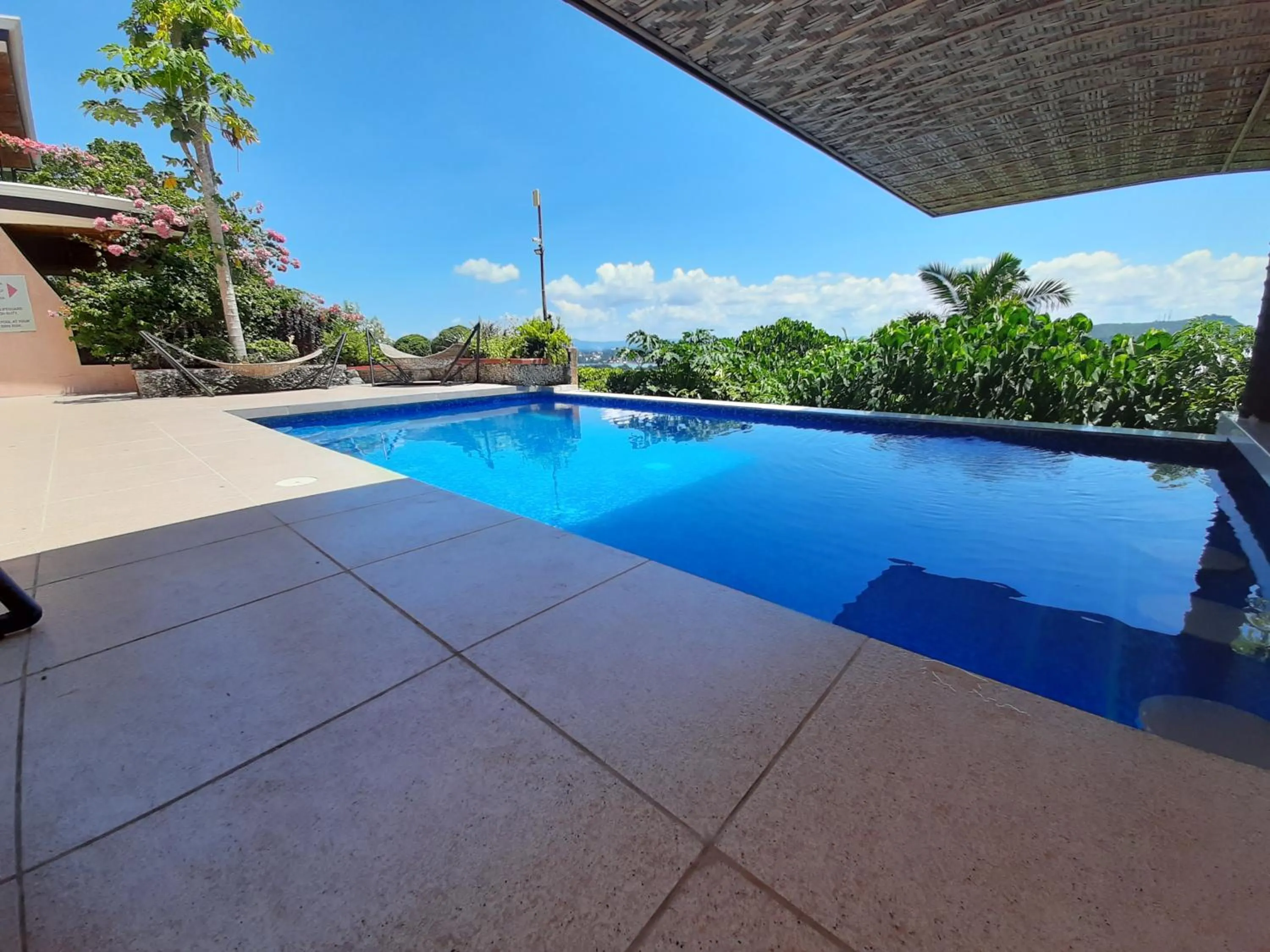 Swimming pool in Bohol Vantage Resort