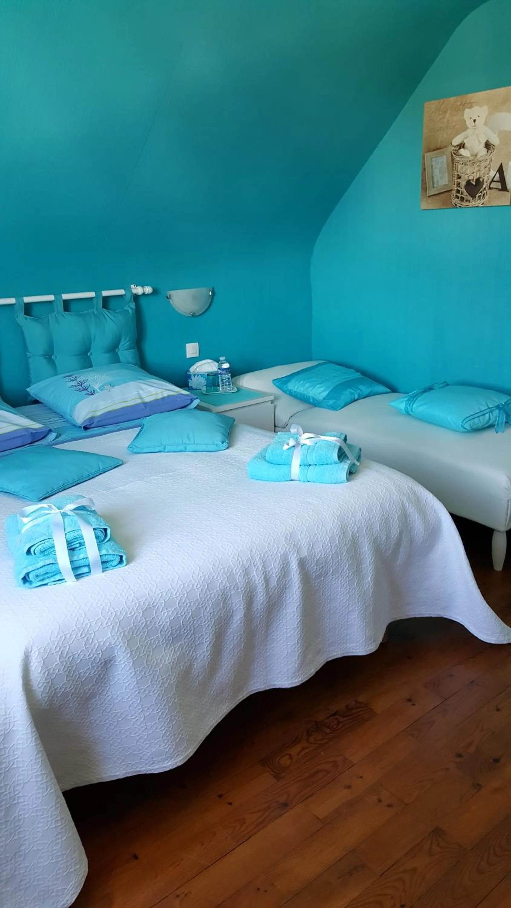 Bedroom, Bed in Au berceau du loup agile