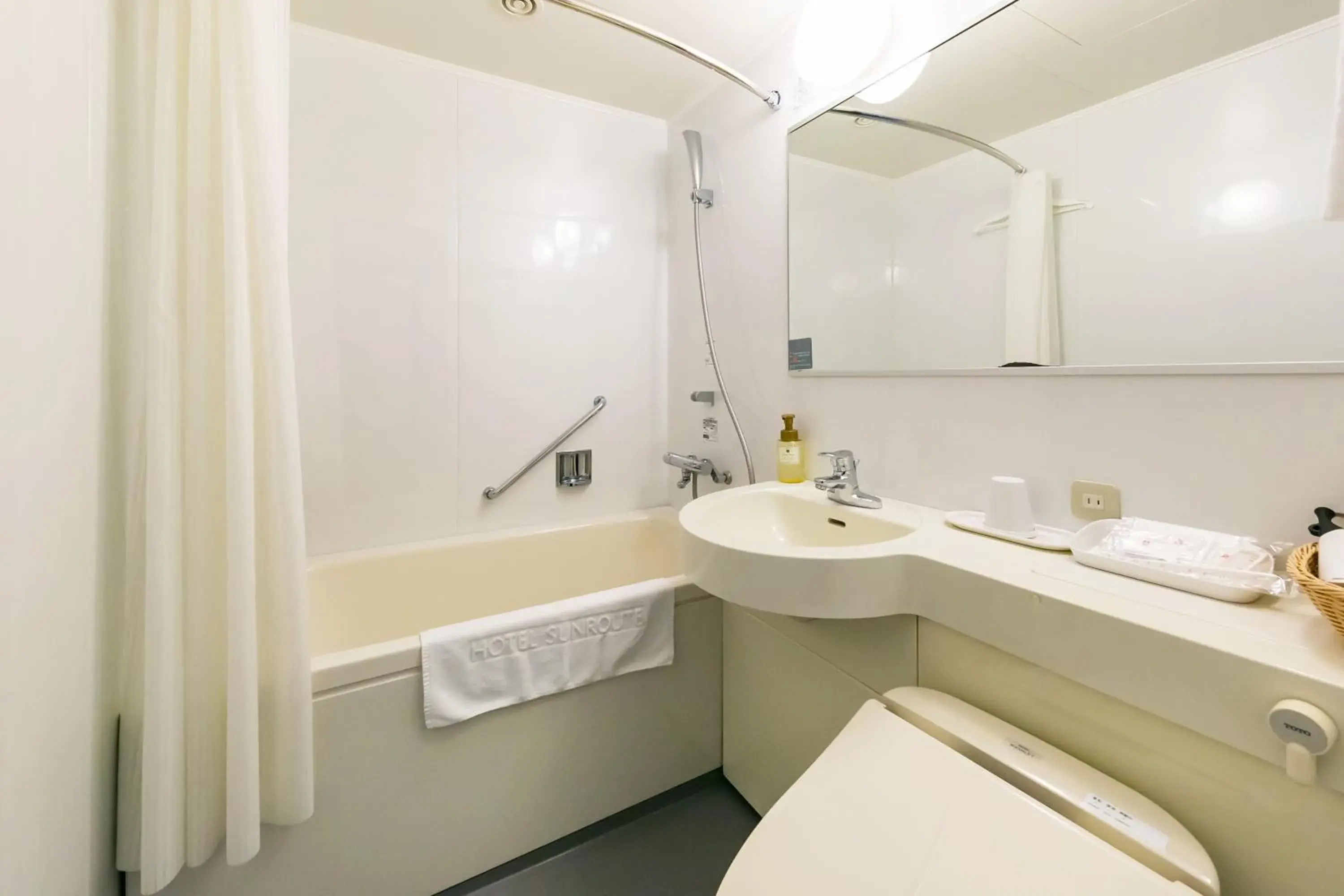 Standard Twin Room - single occupancy - Non Smoking in Sotetsu Fresa Inn Kawasaki-Higashiguchi Standard Twin Room - single occupancy - Non Smoking in Sotetsu Fresa Inn Kawasaki-Higashiguchi