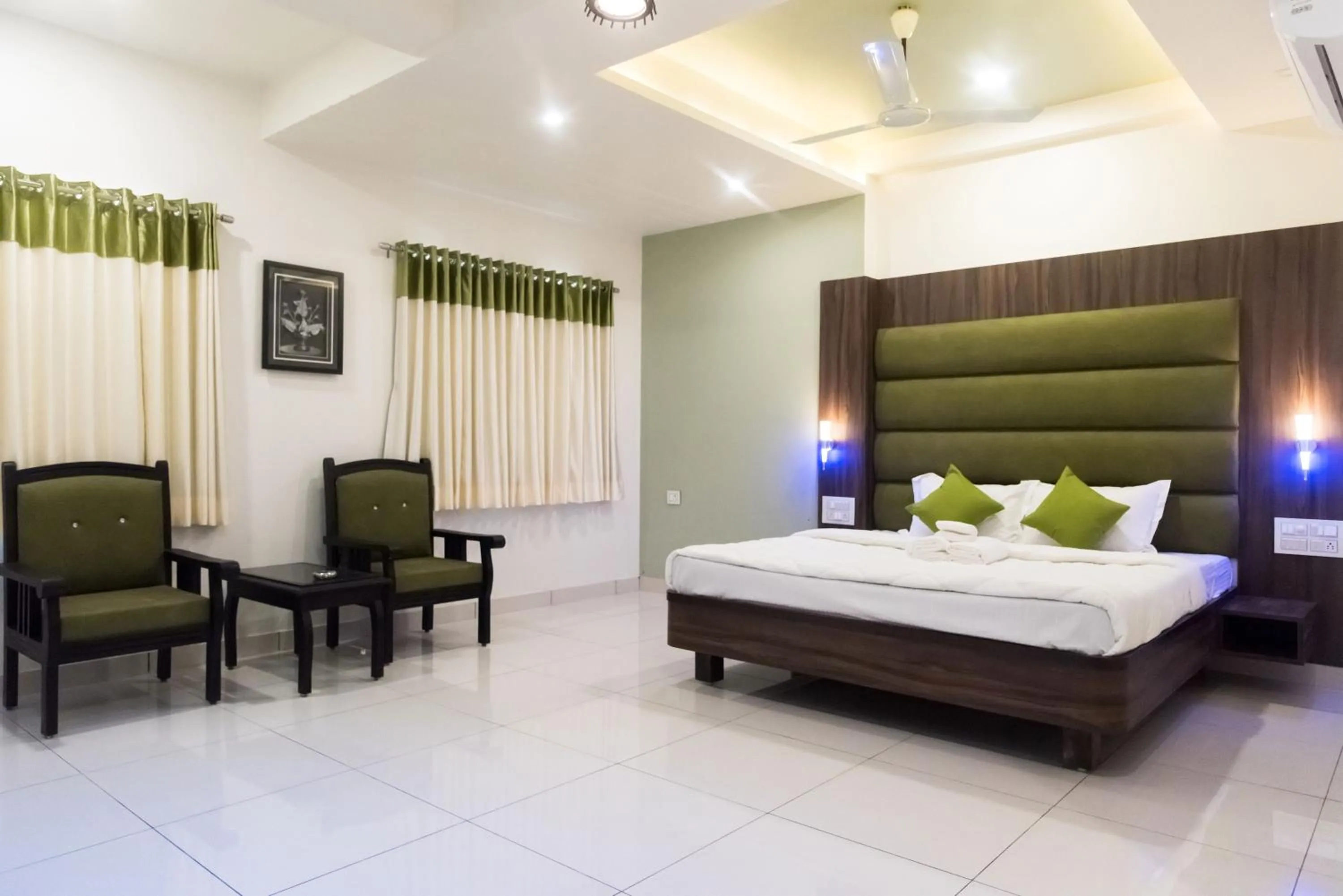 Bed in Hotel Shyam Palace