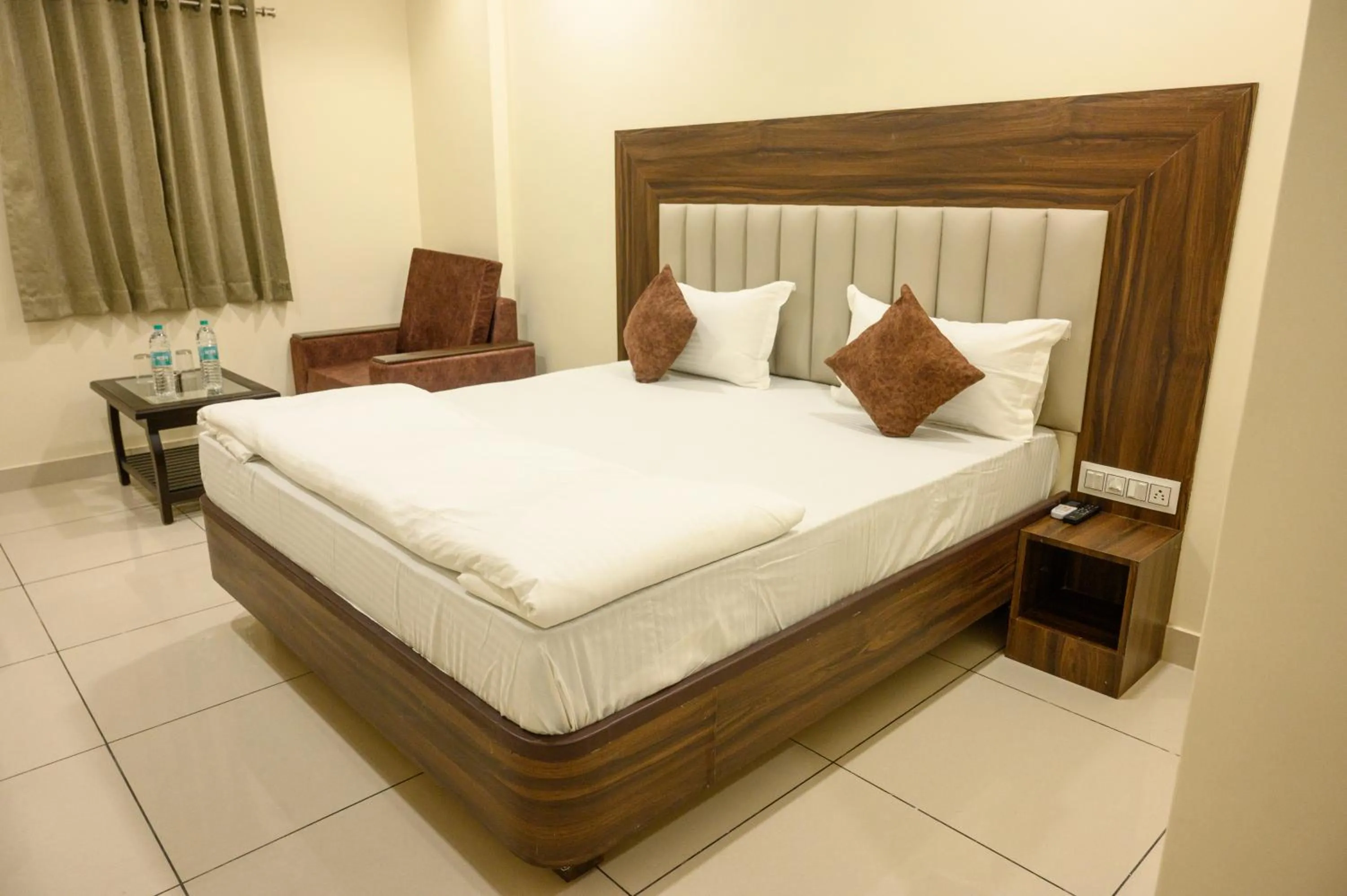 Bed in Hotel Shyam Palace