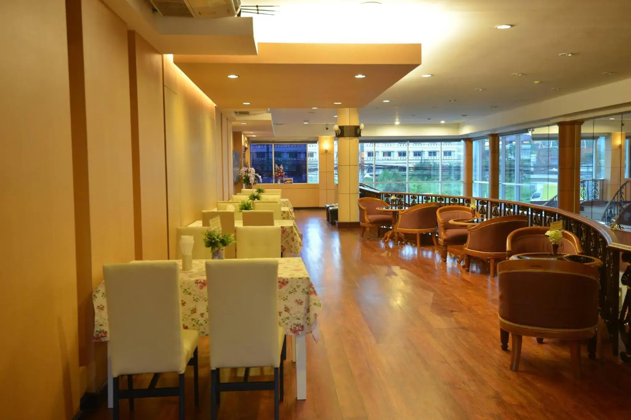 Lounge or bar in New Travel Lodge Hotel Lounge or bar in New Travel Lodge Hotel