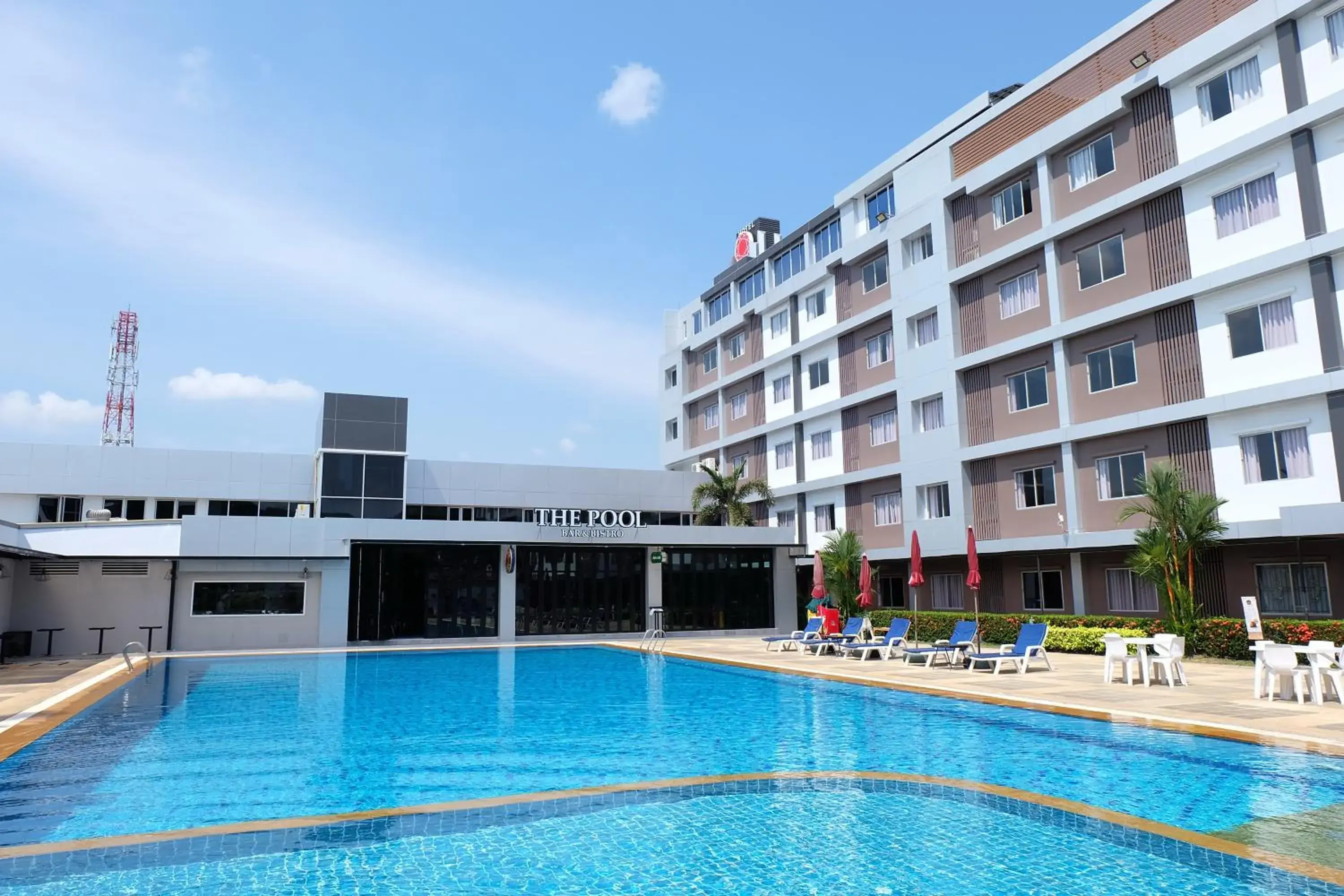 Swimming pool in New Travel Lodge Hotel Swimming pool in New Travel Lodge Hotel