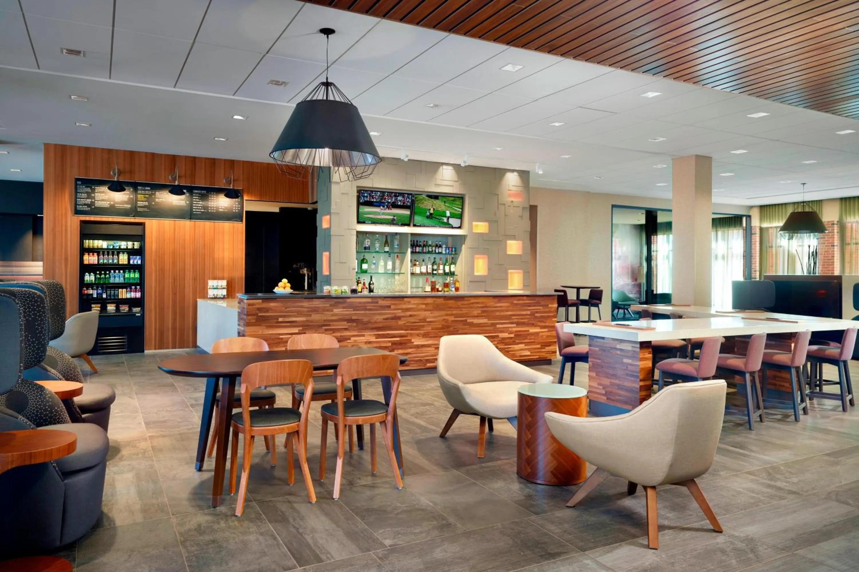 Restaurant/places to eat in Courtyard by Marriott LaGrange
