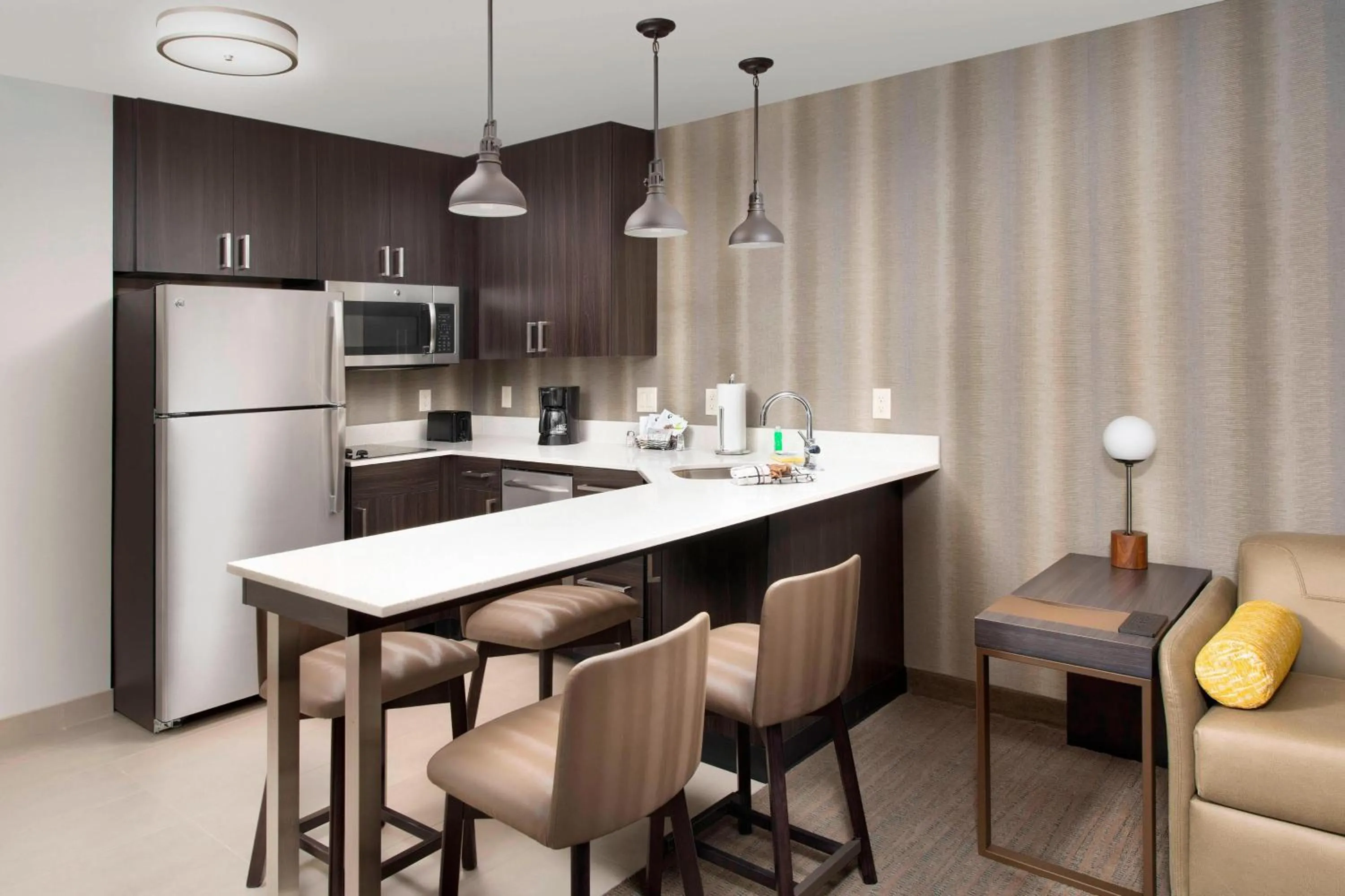 Kitchen or kitchenette in Residence Inn by Marriott Denver Airport/Convention Center
