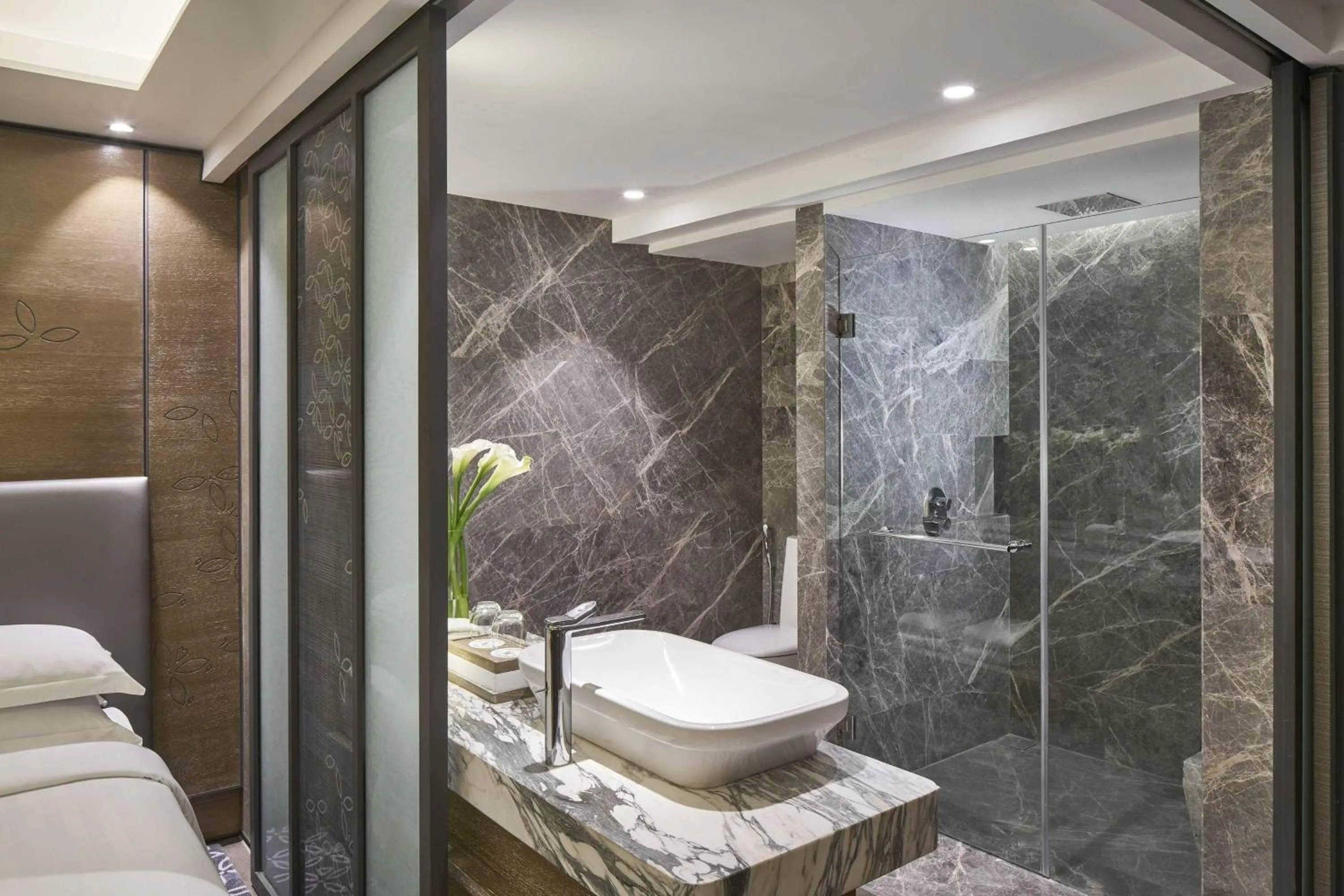 Bathroom in Yogyakarta Marriott Hotel