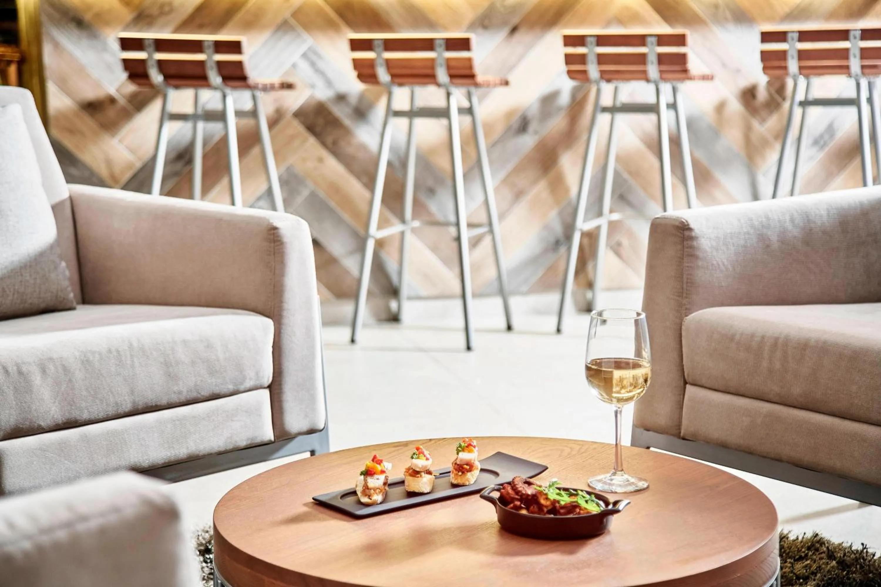 Lounge or bar in AC Hotel by Marriott Veracruz