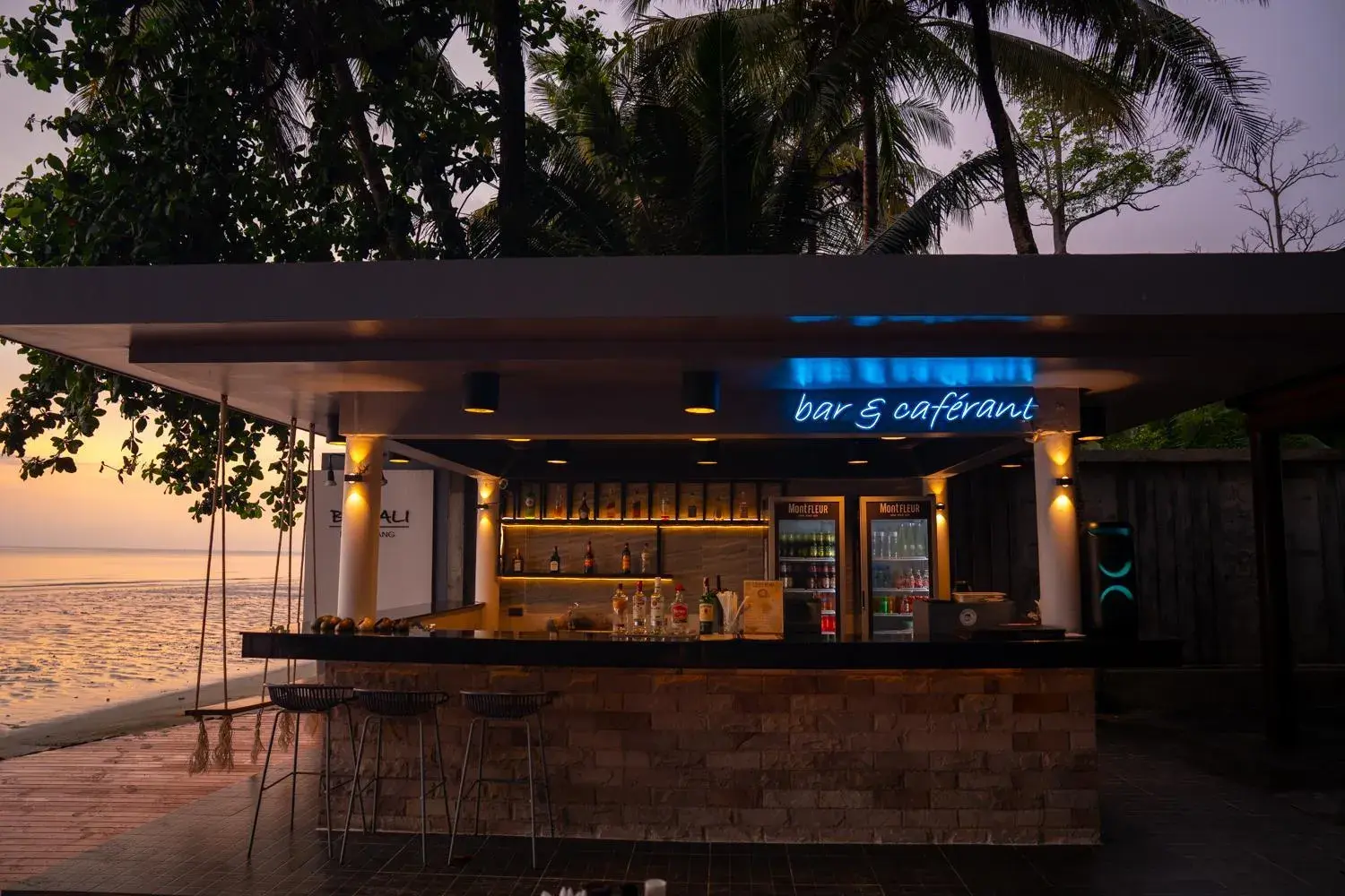 Restaurant/places to eat in Barali Beach Resort Koh Chang Restaurant/places to eat in Barali Beach Resort Koh Chang