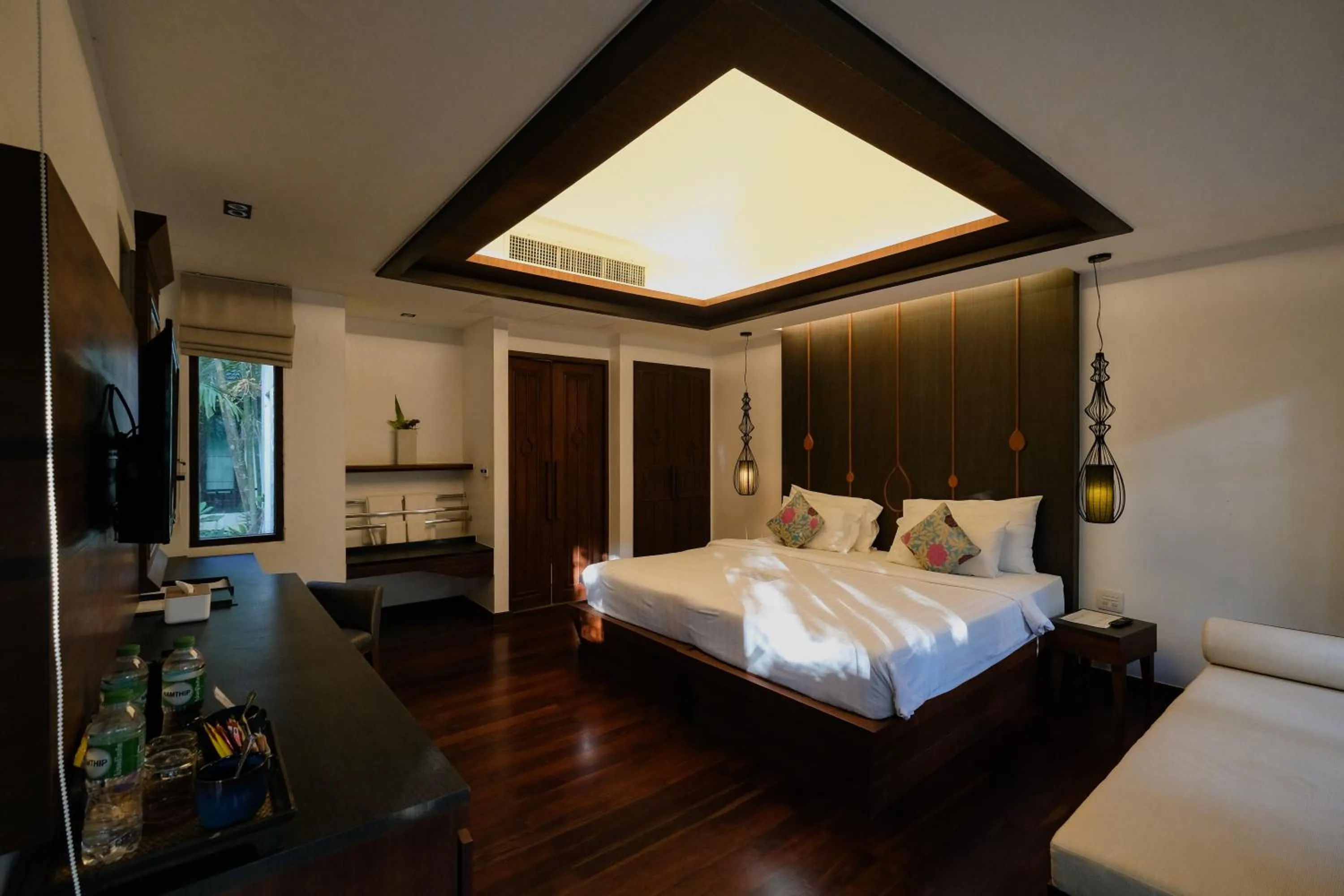 Bed in Barali Beach Resort Koh Chang