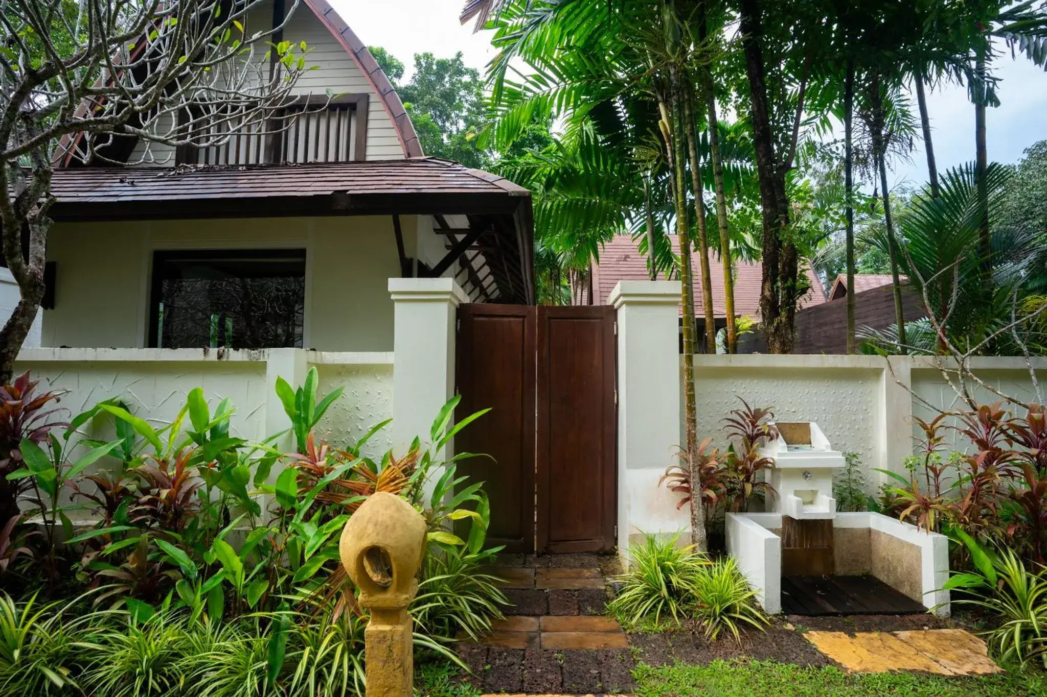 Property building in Barali Beach Resort Koh Chang Property building in Barali Beach Resort Koh Chang