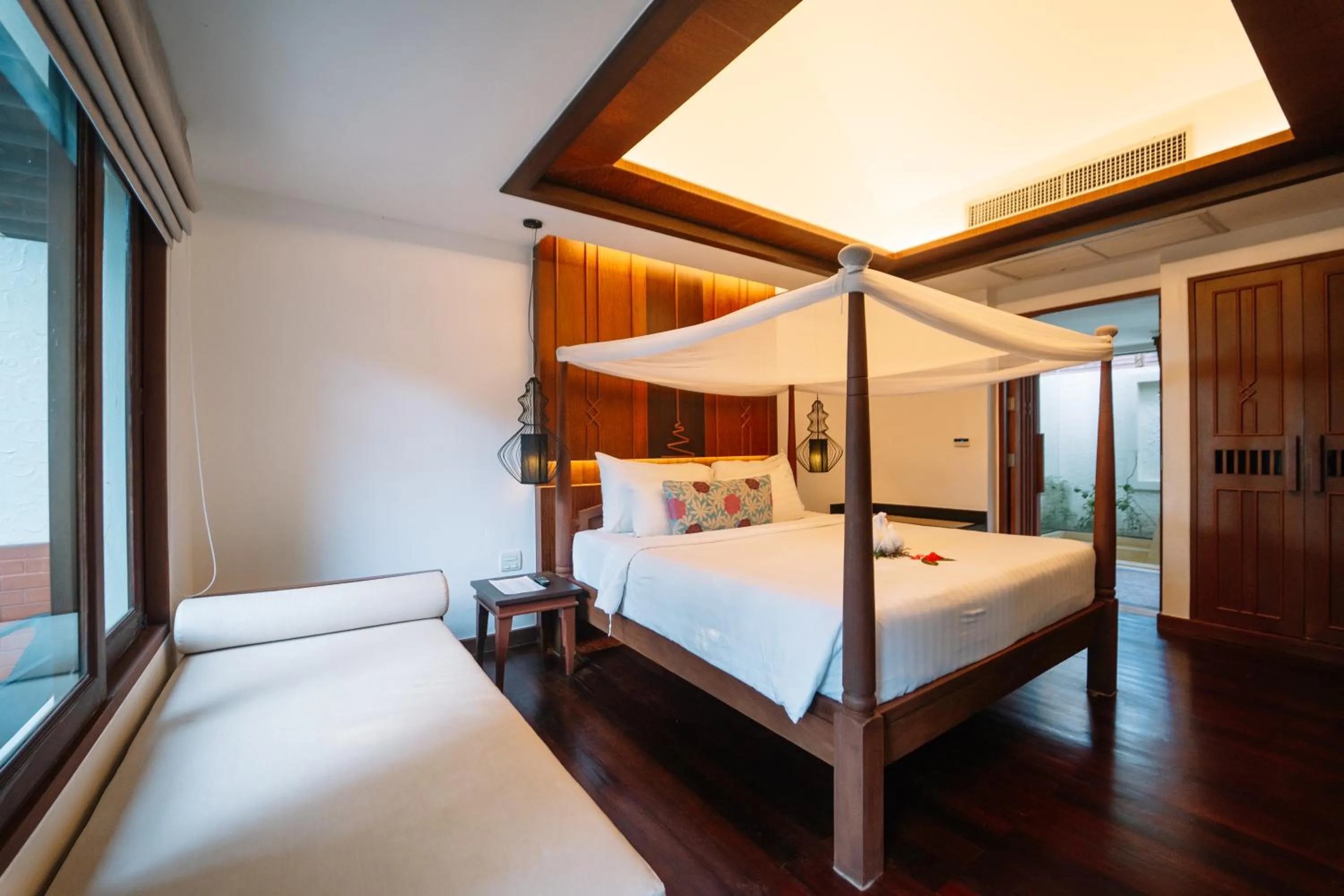 Bed in Barali Beach Resort Koh Chang