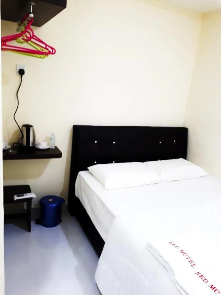 Red Motel