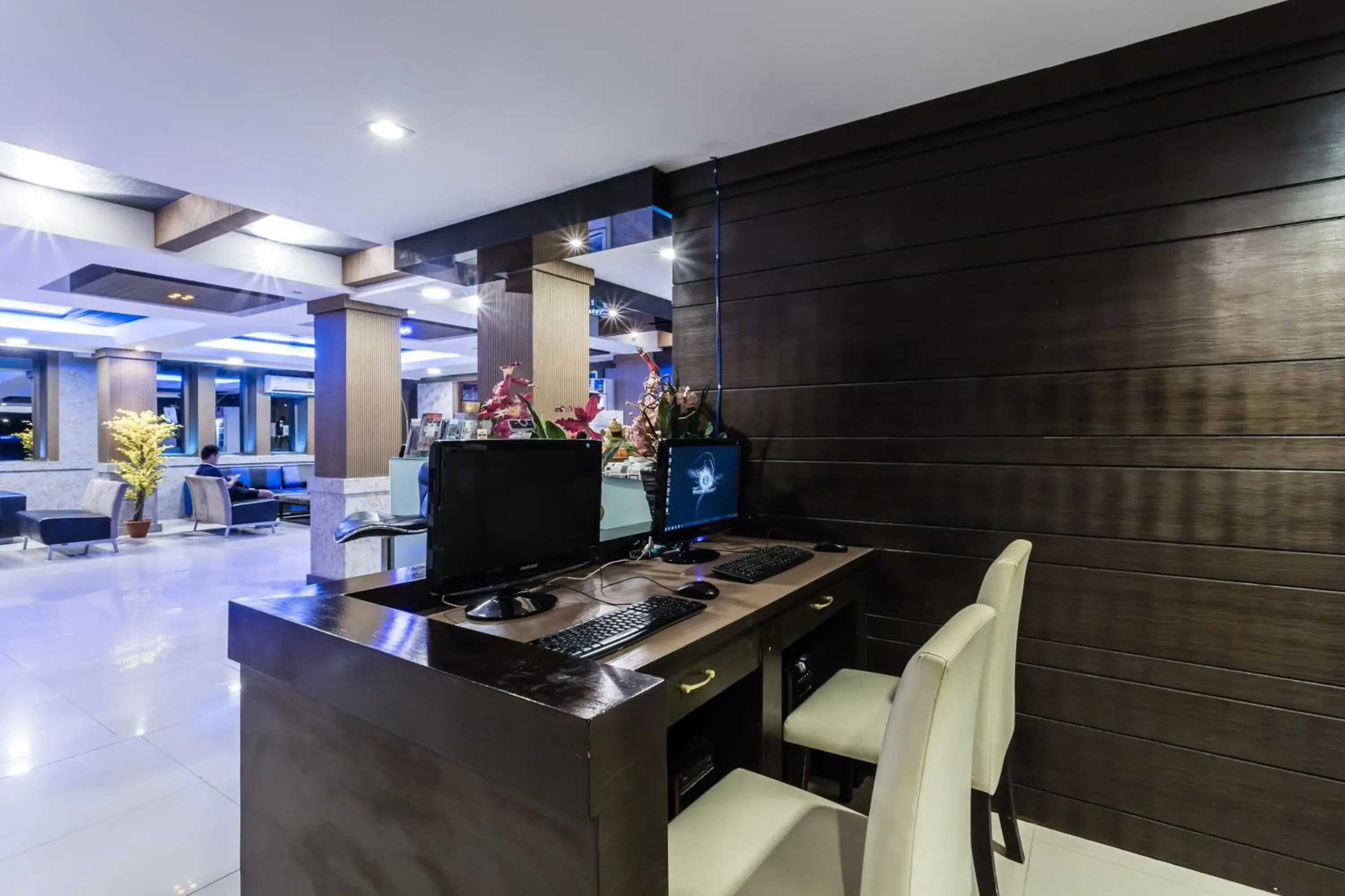 Business facilities in 7Q Patong Beach Hotel Business facilities in 7Q Patong Beach Hotel