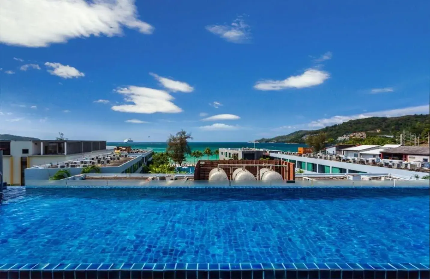 Swimming pool in 7Q Patong Beach Hotel Swimming pool in 7Q Patong Beach Hotel