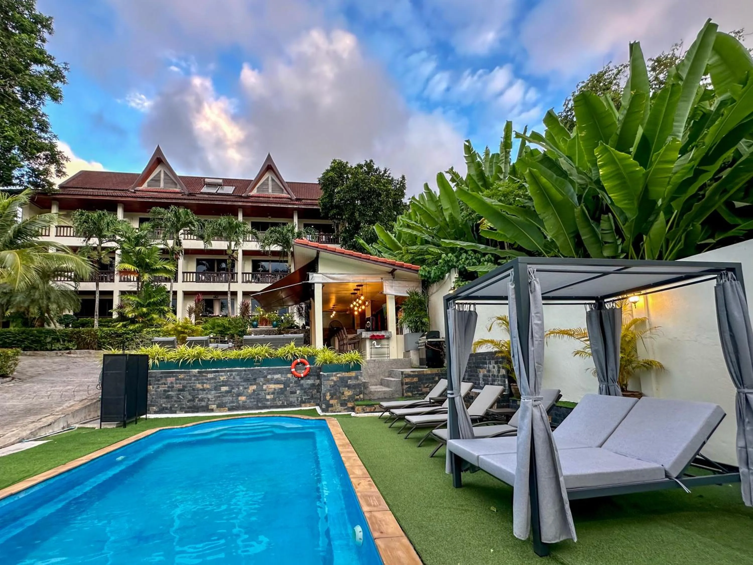 Pool view in Sea Hills Resort