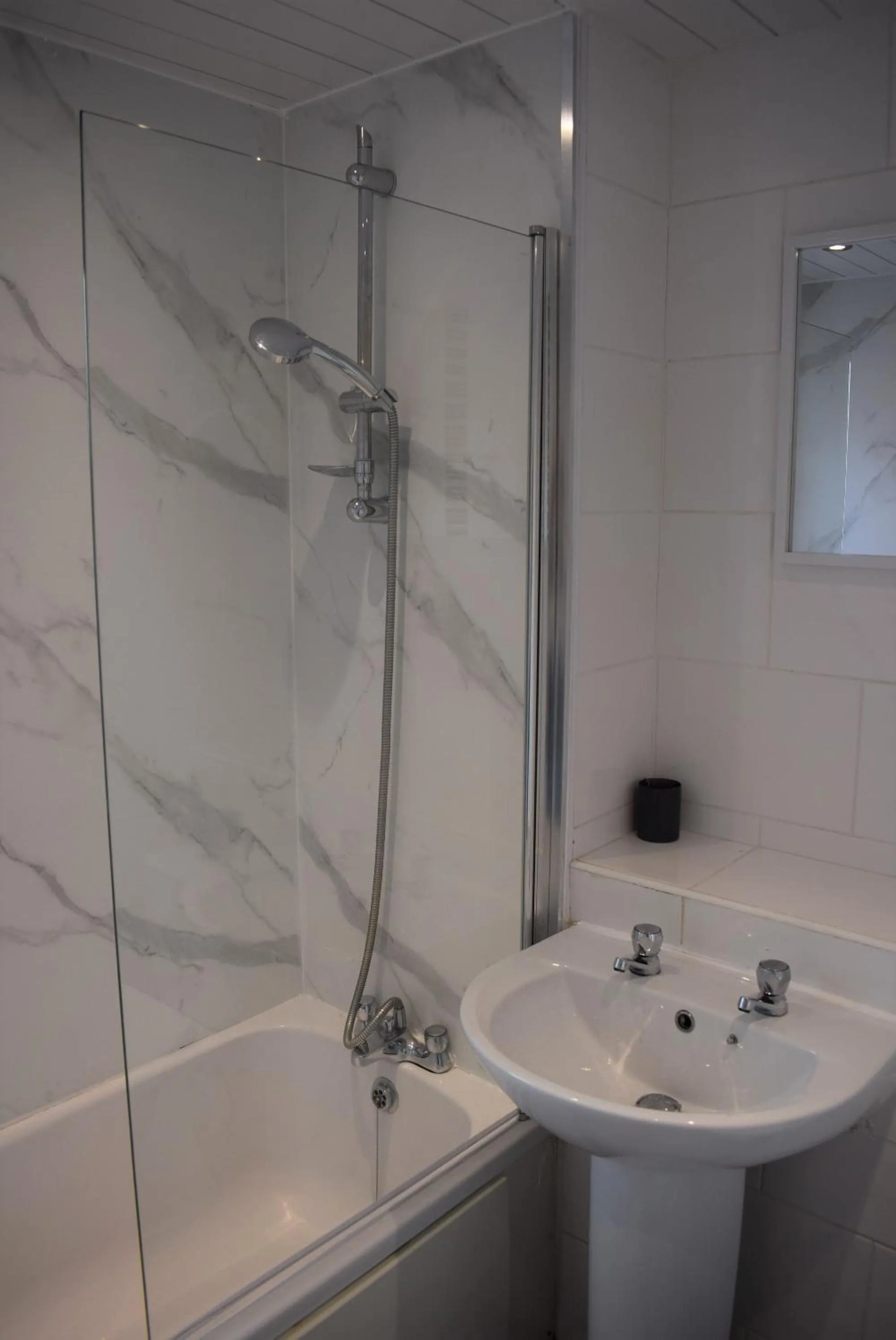 3 Bedroom-Kelpies Serviced Apartments Burns