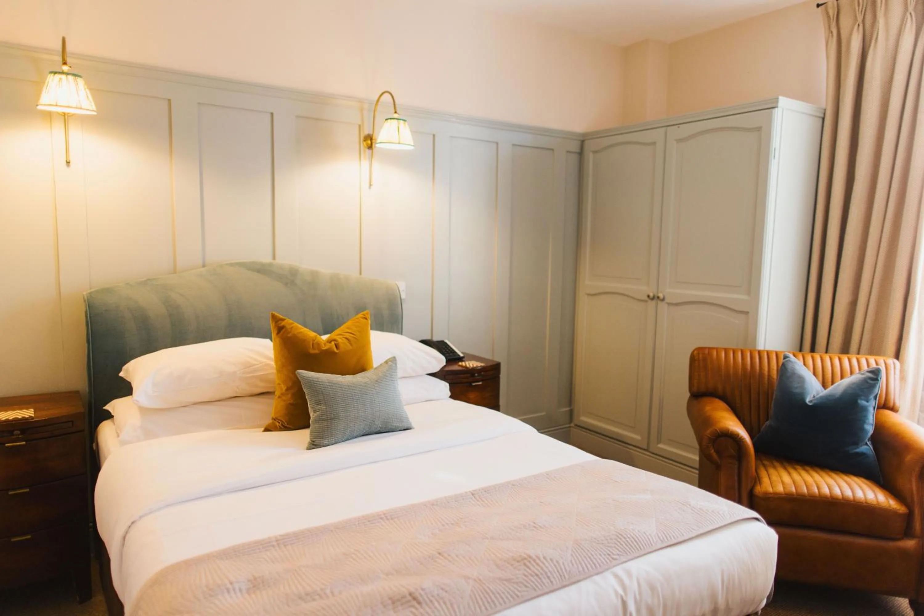 Bedroom, Bed in Tower Hotel