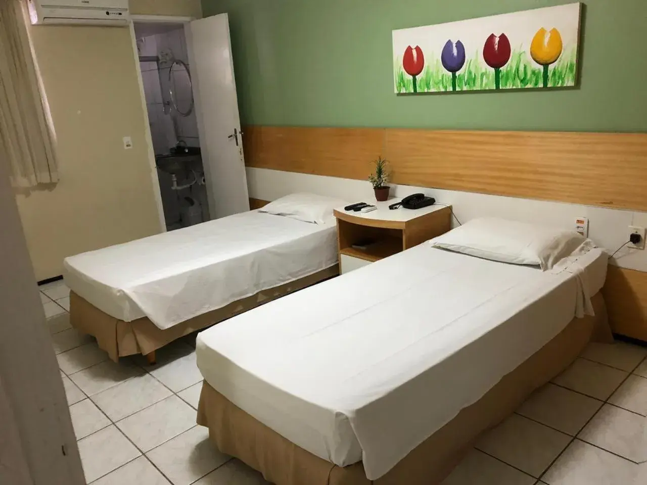 Double Room with Two Single Beds in Raio de Sol Praia Hotel Double Room with Two Single Beds in Raio de Sol Praia Hotel