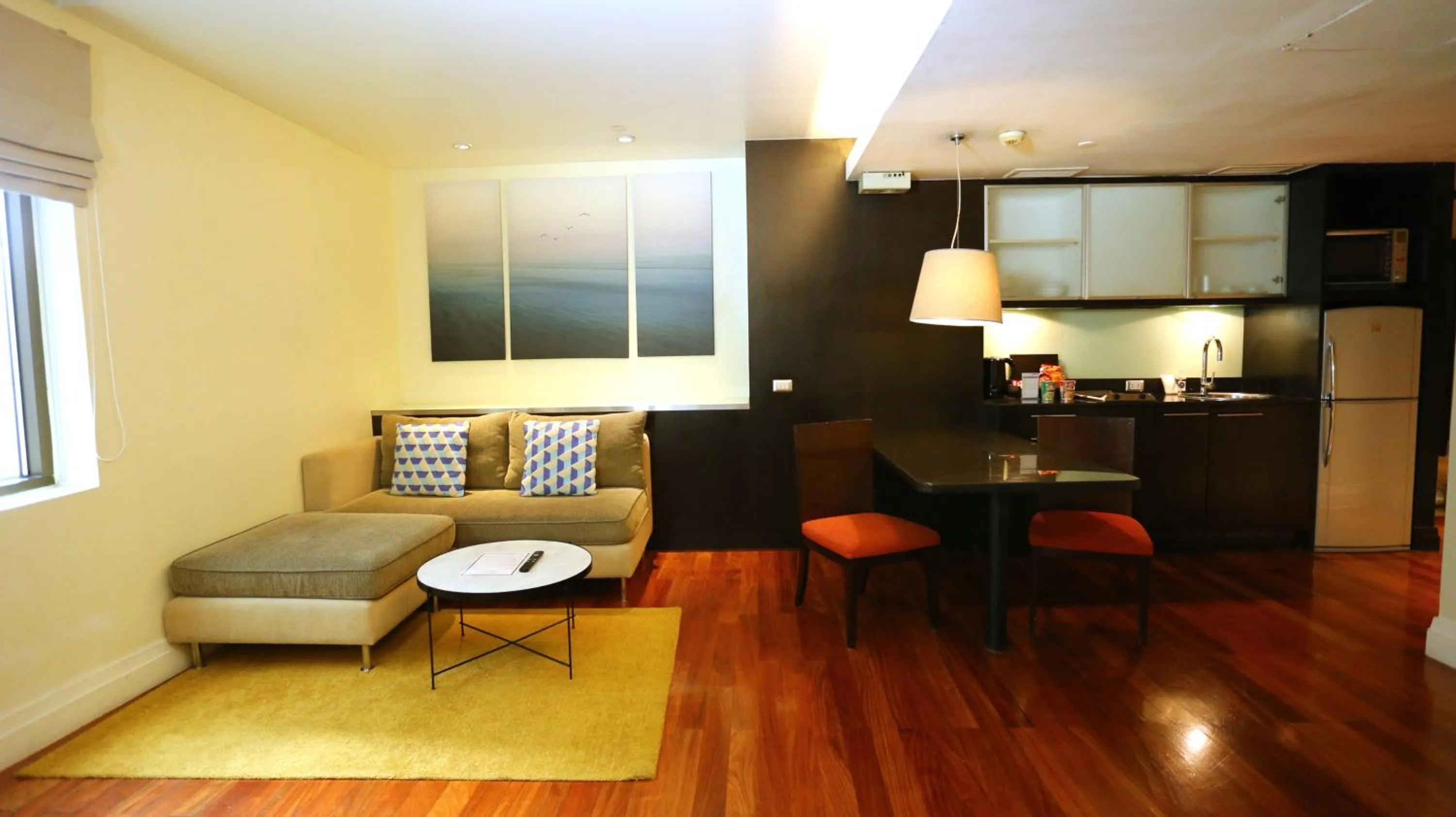 Living room in The Quarter Saladaeng by UHG