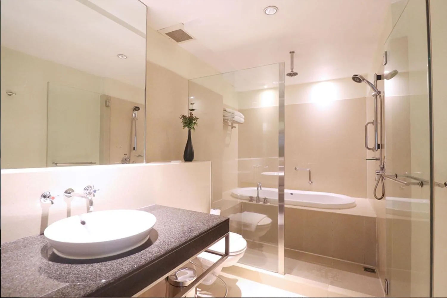 Bathroom in The Quarter Saladaeng by UHG