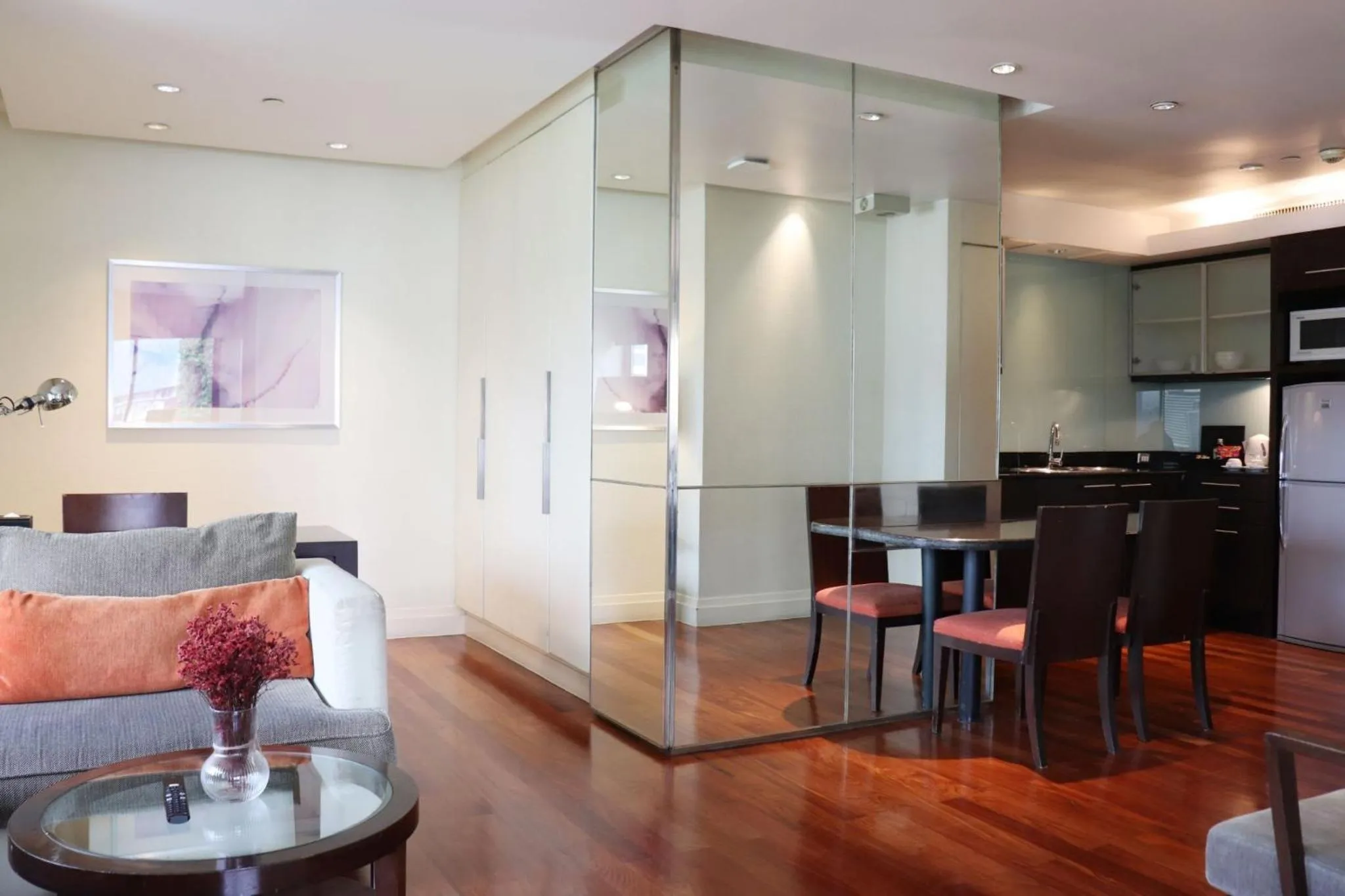 One Bedroom Executive Suite in The Quarter Saladaeng by UHG