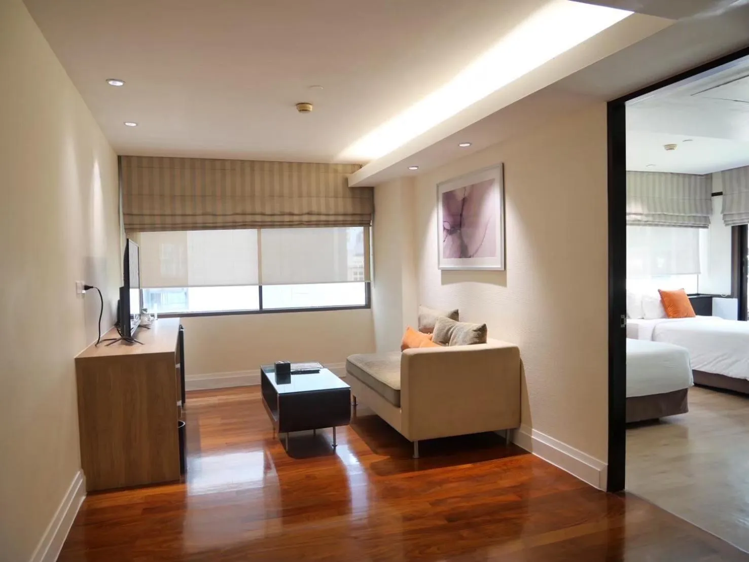 Living room, Bed in The Quarter Saladaeng by UHG