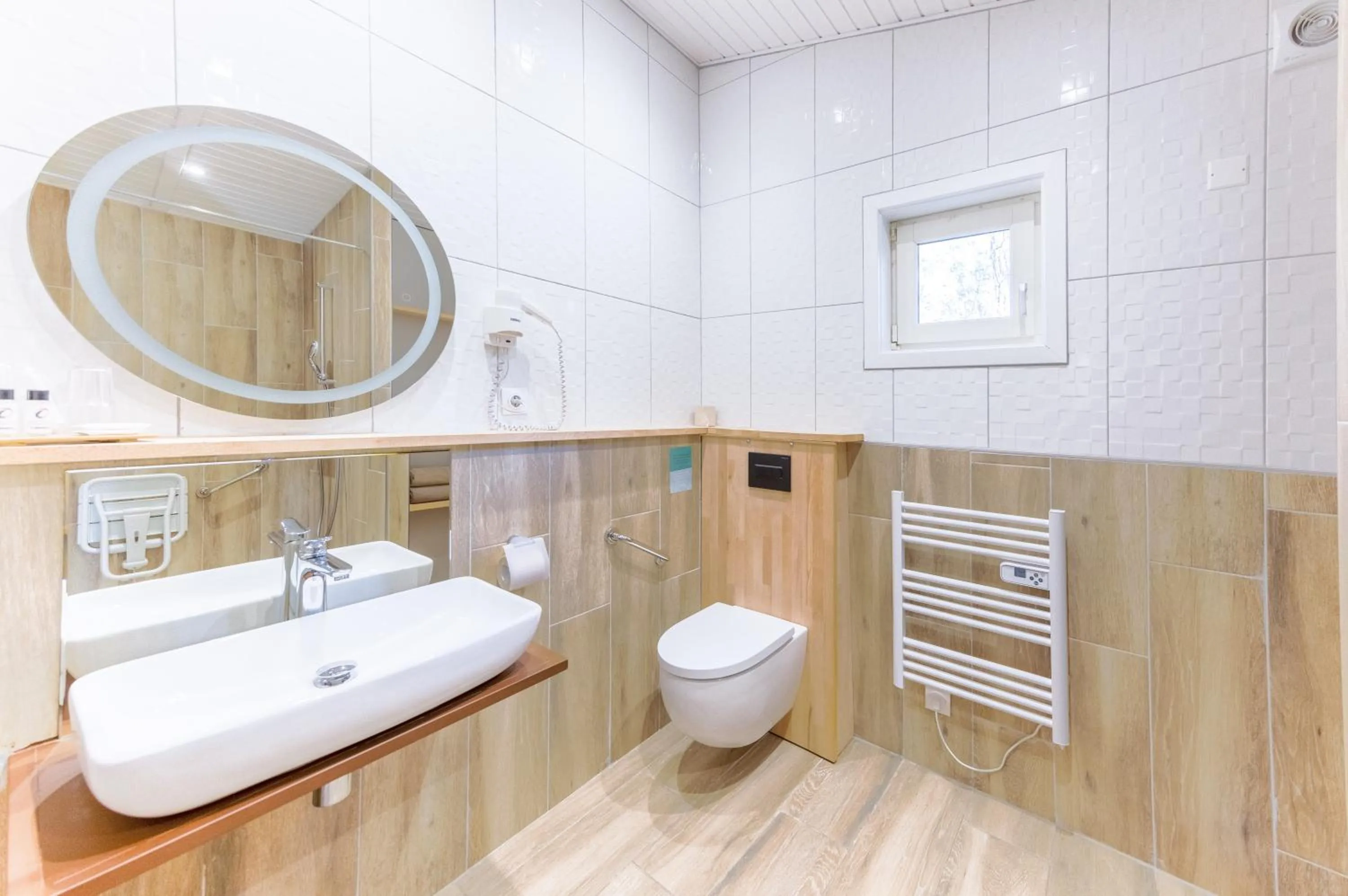 Shower in La Villa Vicha, The Originals Relais