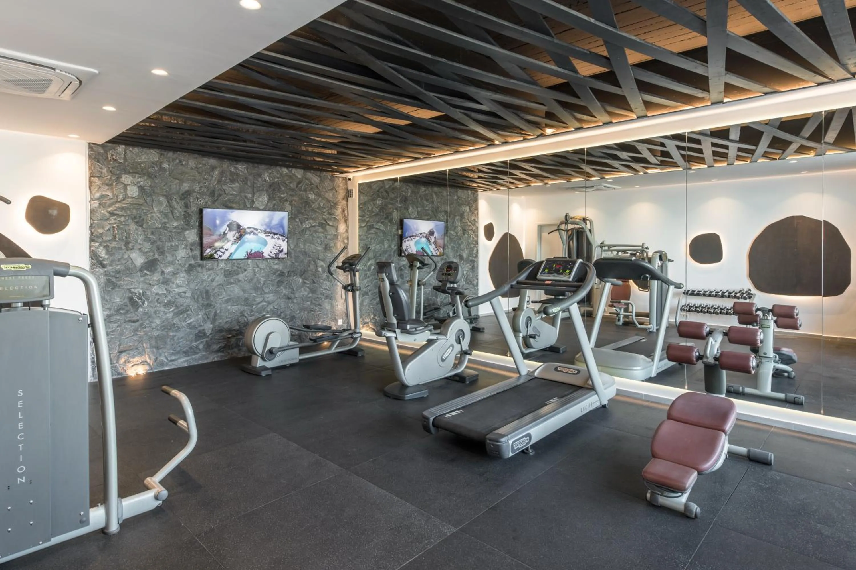 Fitness centre/facilities in Honeymoon Petra Villas