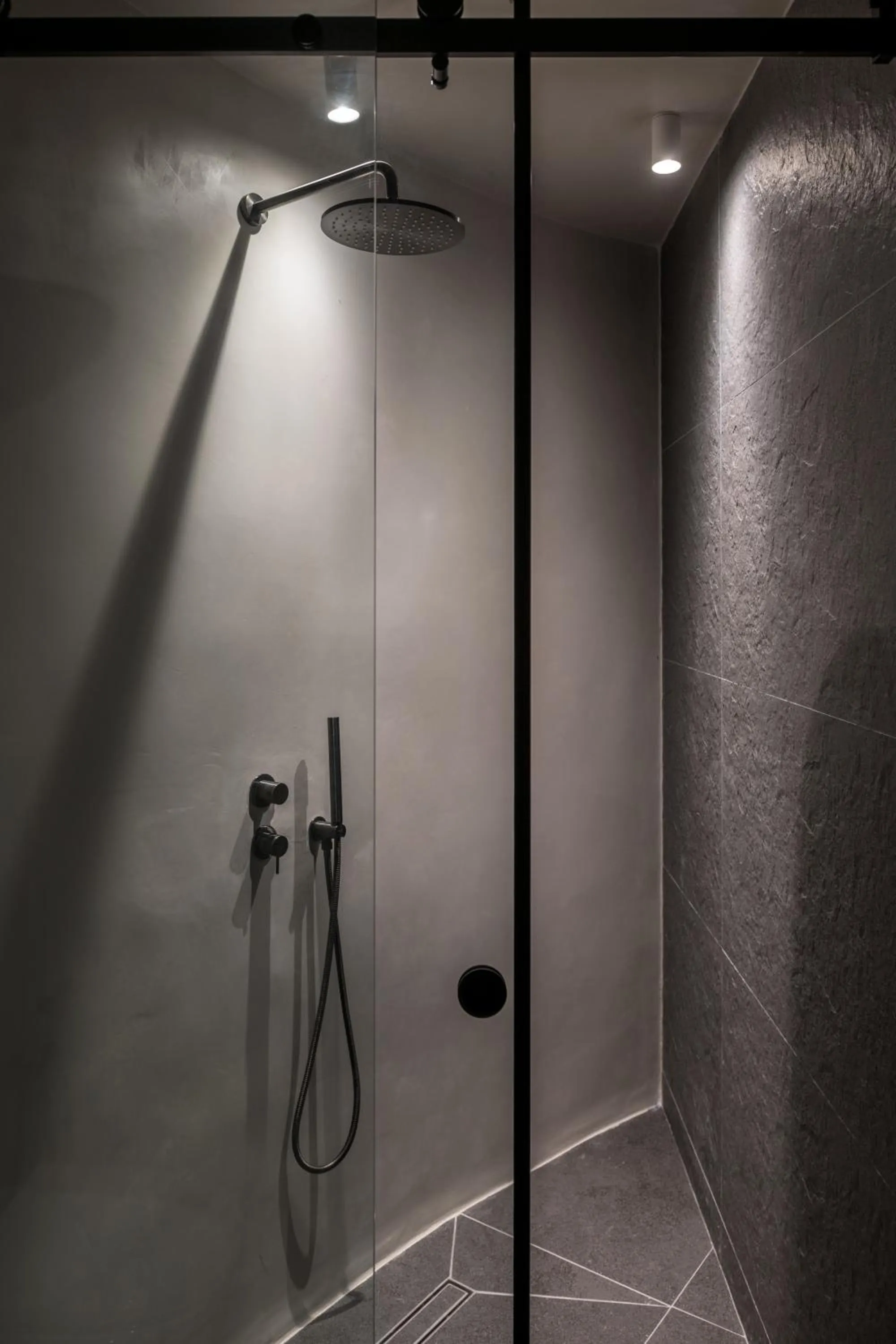 Shower in Honeymoon Petra Villas