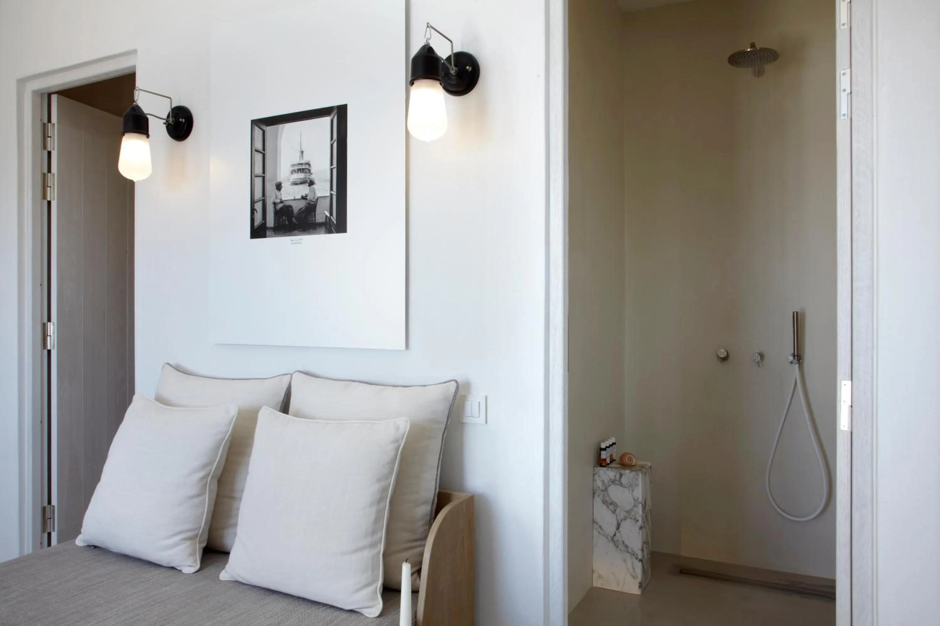 Shower in Honeymoon Petra Villas