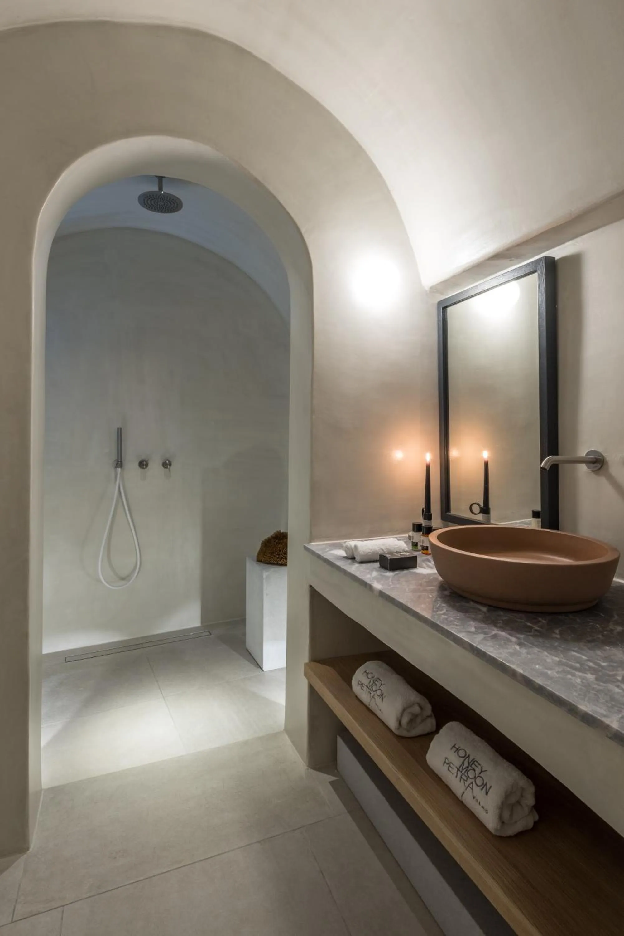 Shower in Honeymoon Petra Villas