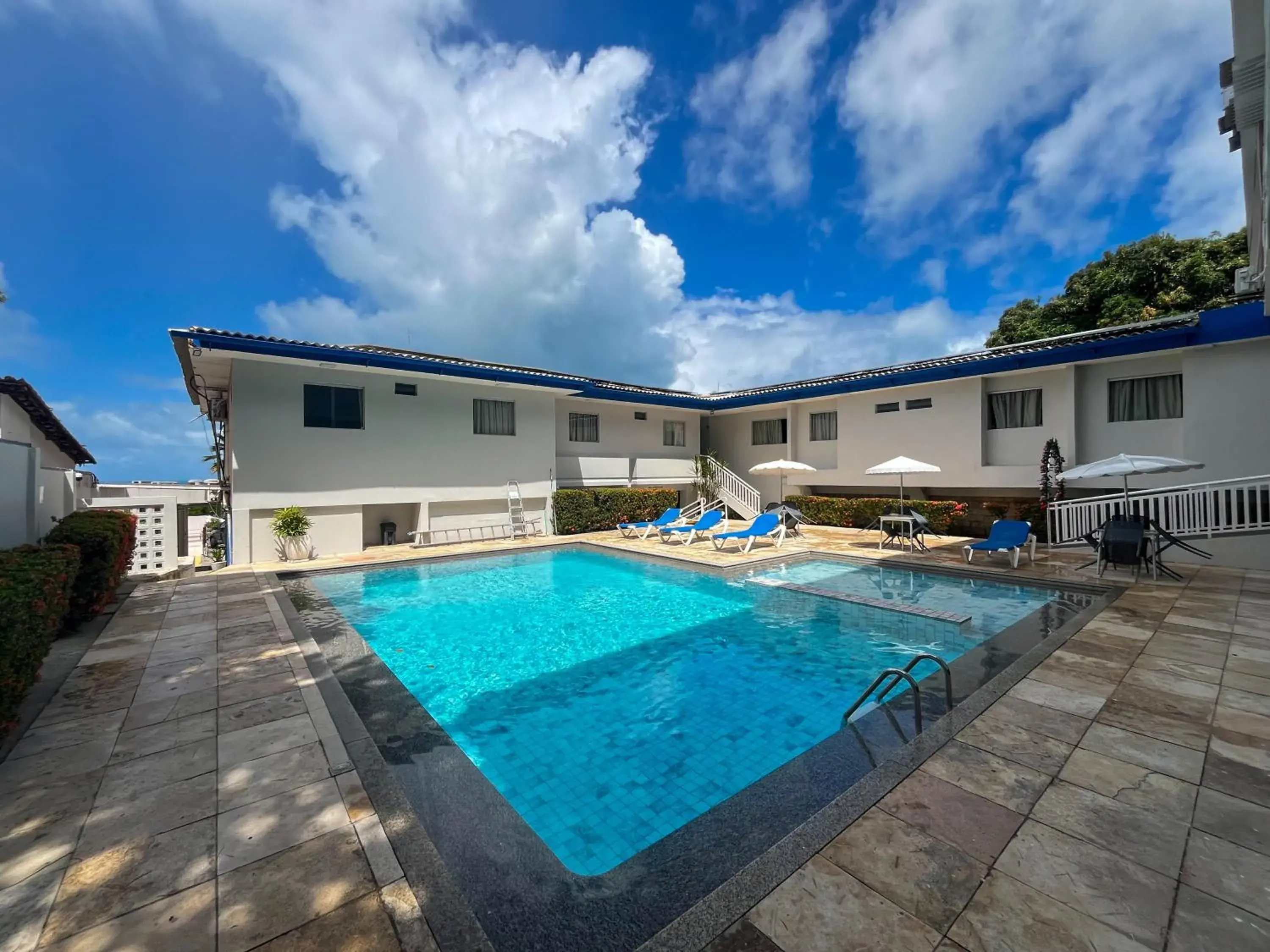 Property building in El Aram Ponta Negra Property building in El Aram Ponta Negra