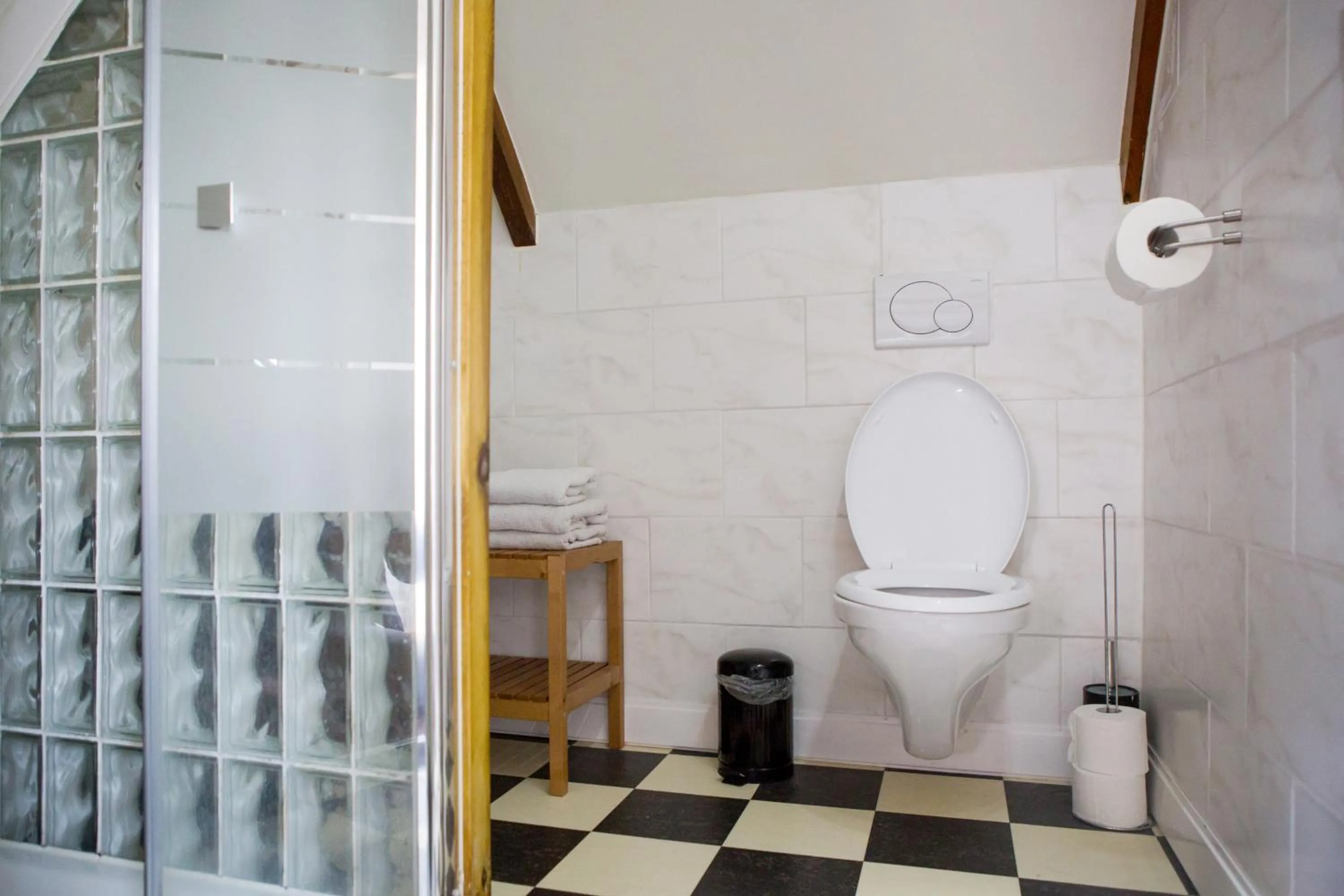 Bathroom in B&B 'T Skoalhûs