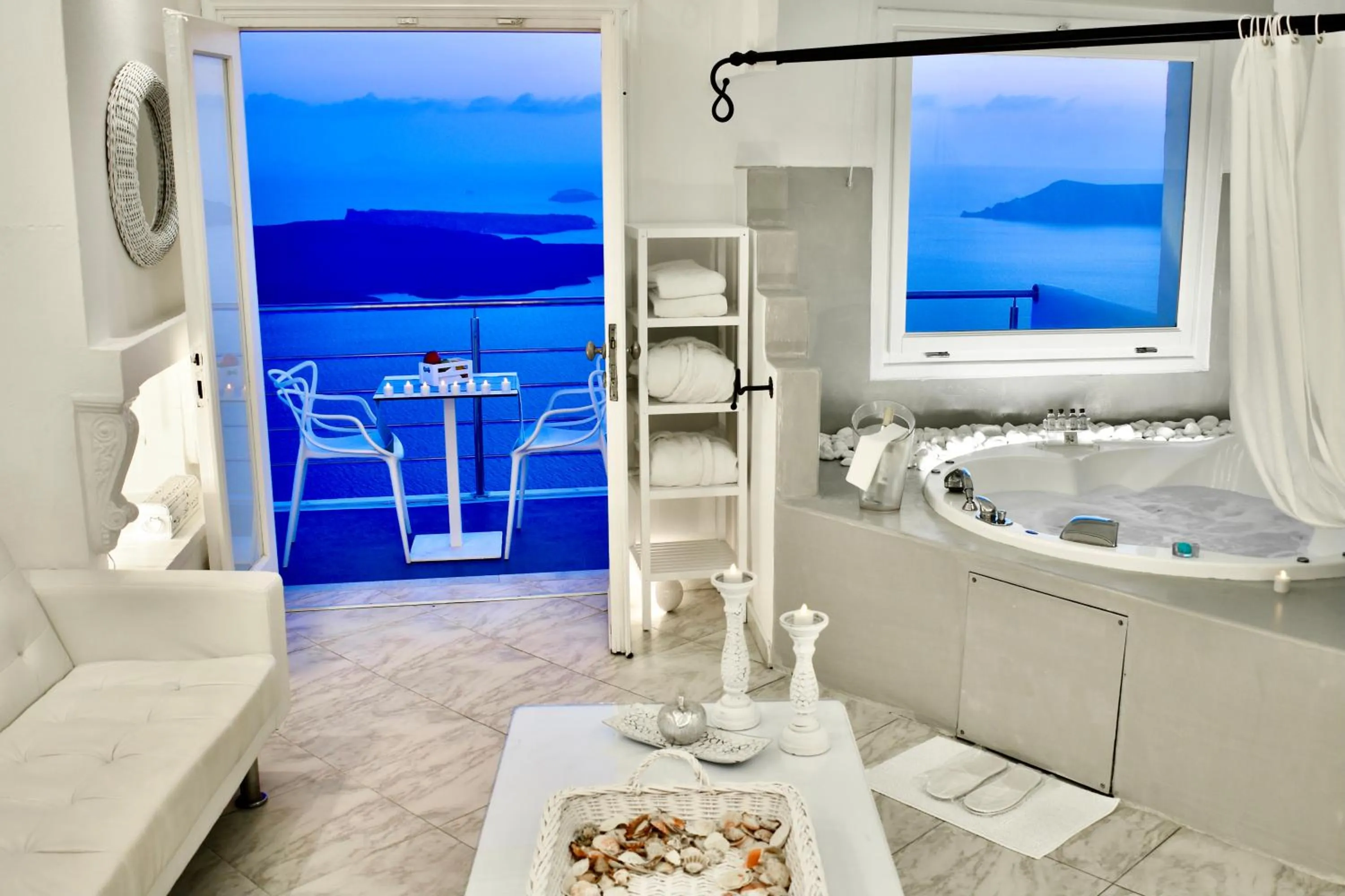 Hot Tub in Aeolos Art & Eco Suites Adults Only